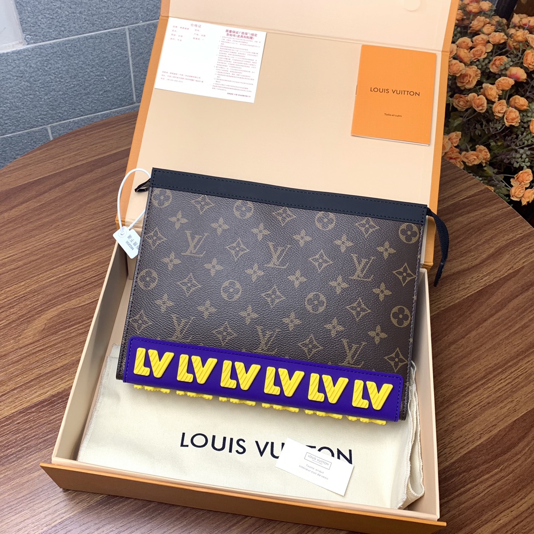 Replica LV Toiletry Pouch 26 in Monogram 035