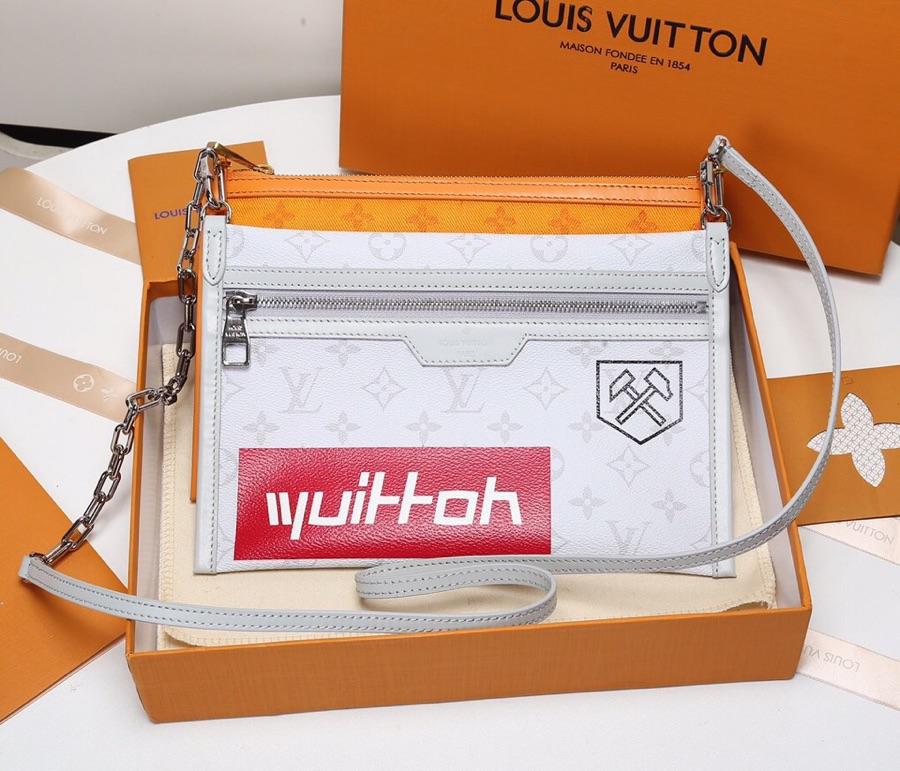 Replica Louis Vuitton Double Flat Messenger Created from Two Separate Zip-close Pouches M44640