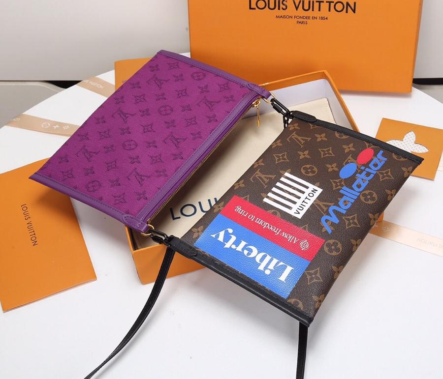 Replica Louis Vuitton Double Flat Messenger Created from Two Separate Zip-close Pouches M44641