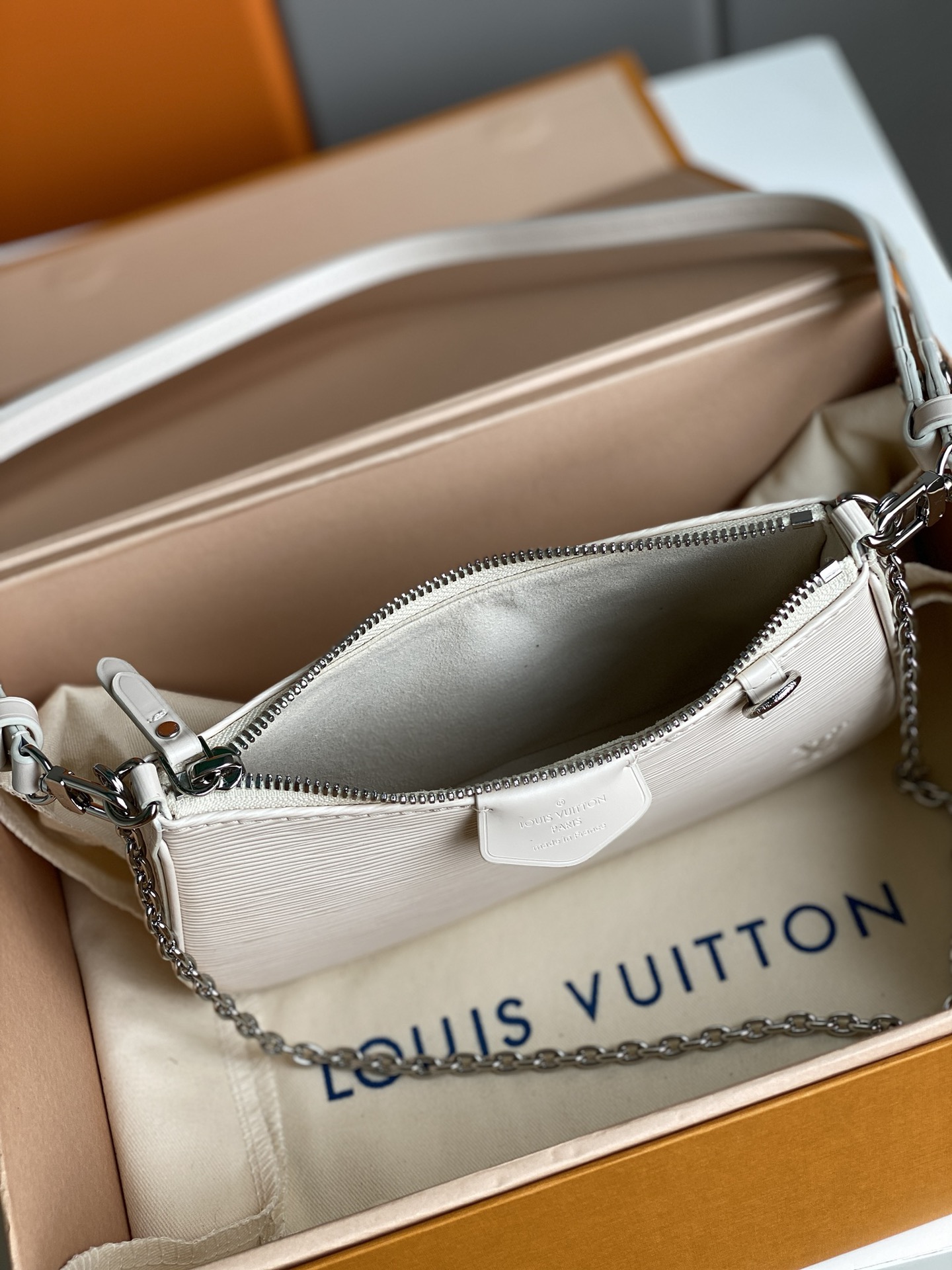 Replica Louis Vuitton Easy Pouch On Strap Epi Embossed Supple Grained Cowhide Leather White