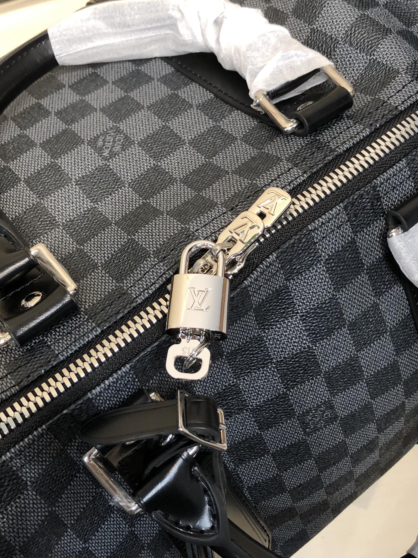 Replica Louis Vuitton Keepall Bandouliere 45 50 55