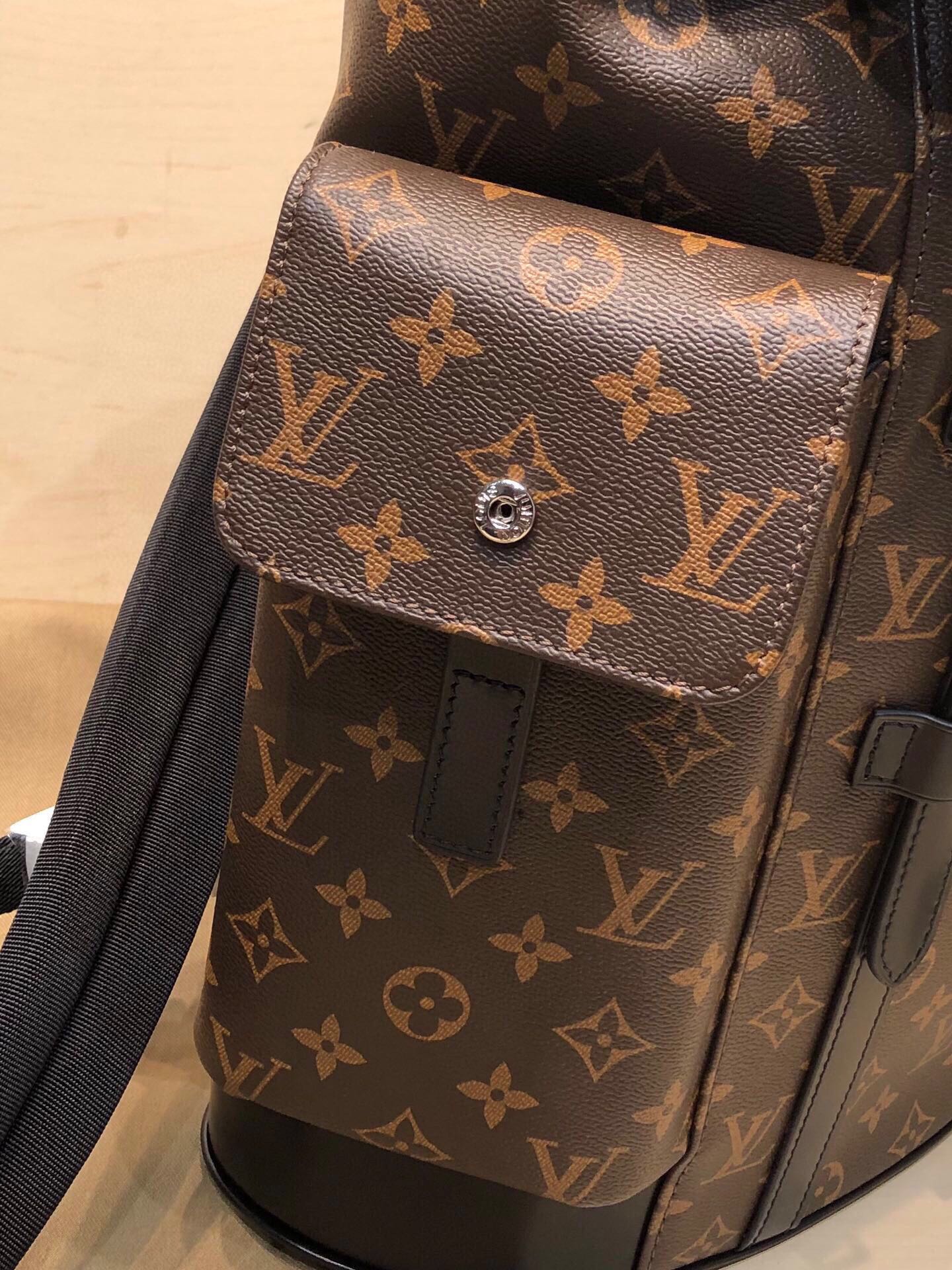 Replica Louis Vuitton M43735 Christopher PM Monogram Canvas Body