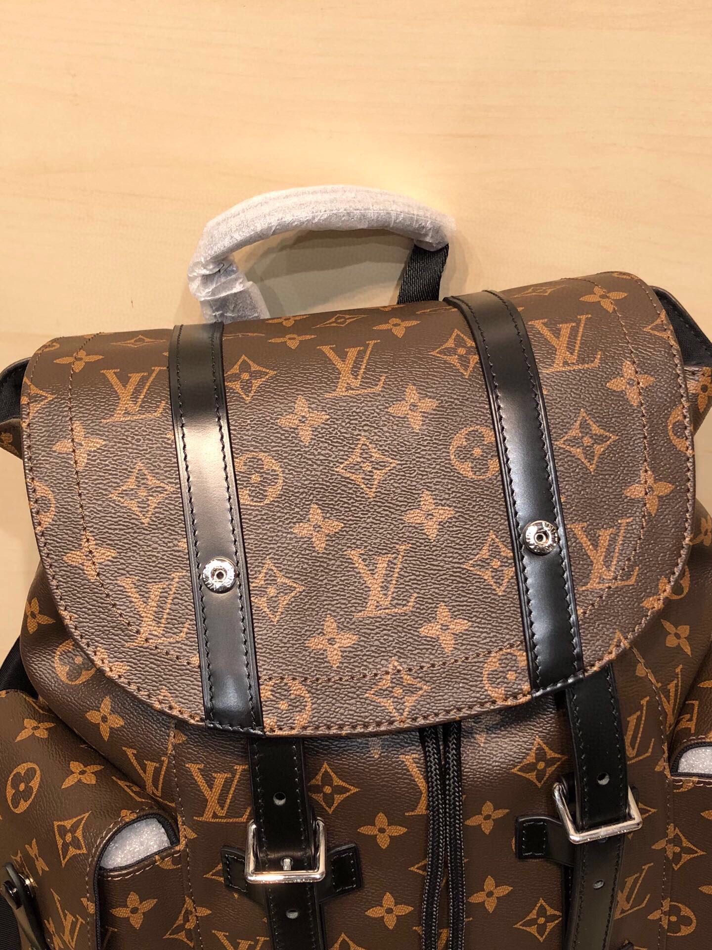 Replica Louis Vuitton M43735 Christopher PM Monogram Canvas Body