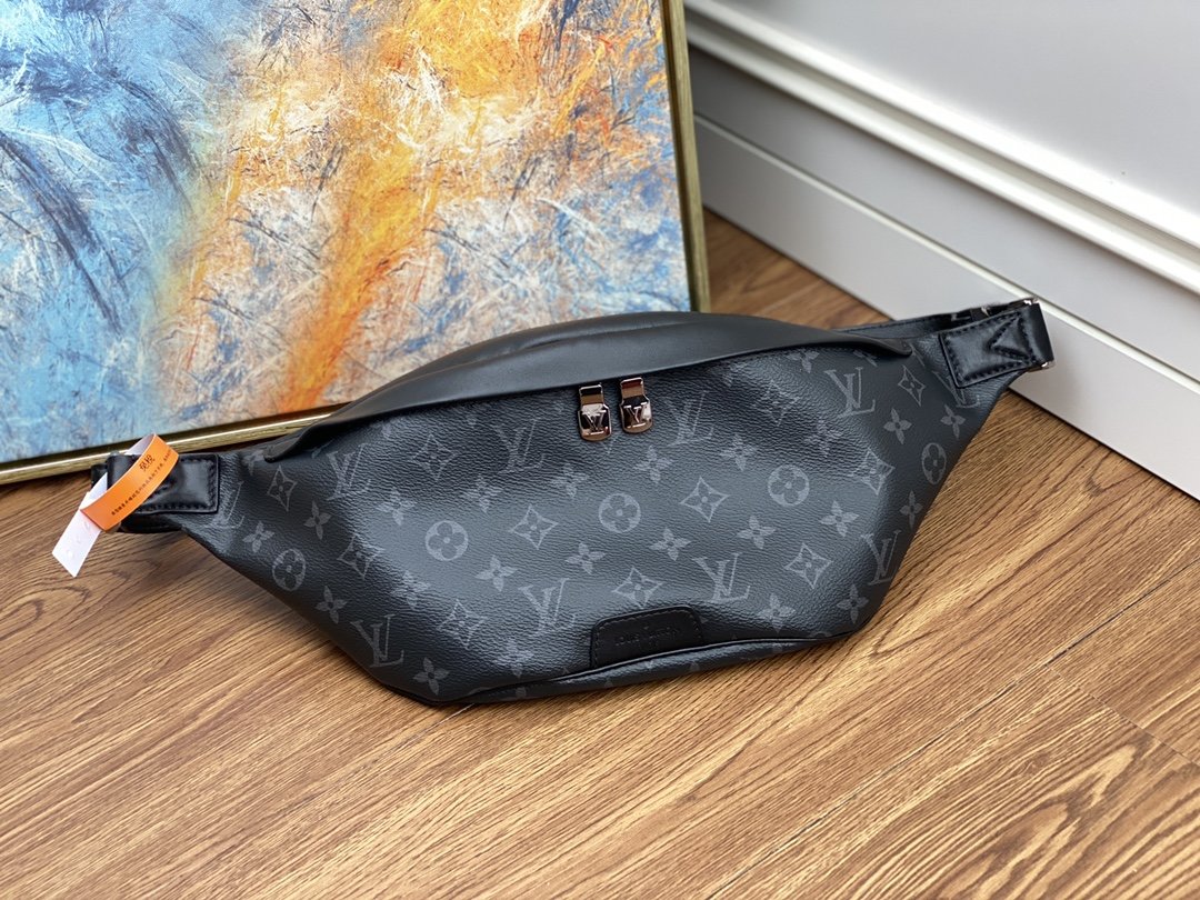 Replica Louis Vuitton M44336 Discovery Bumbag Monogram Eclipse Coated Canvas