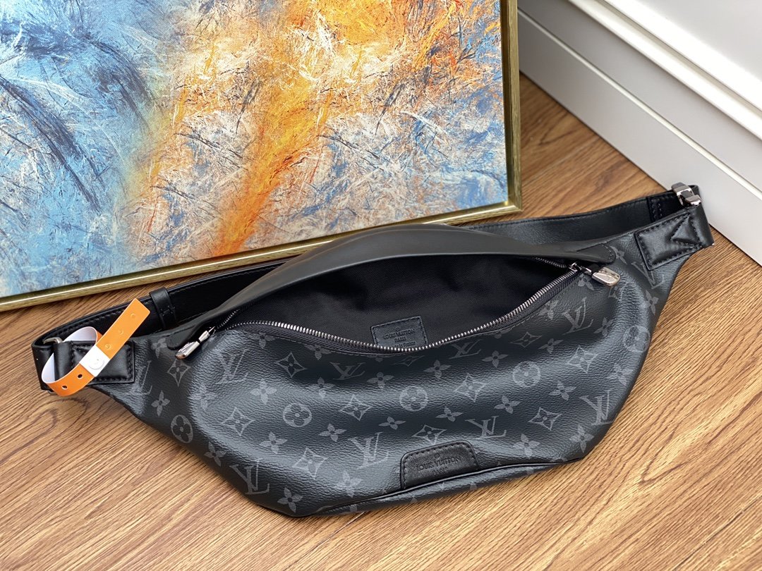 Replica Louis Vuitton M44336 Discovery Bumbag Monogram Eclipse Coated Canvas