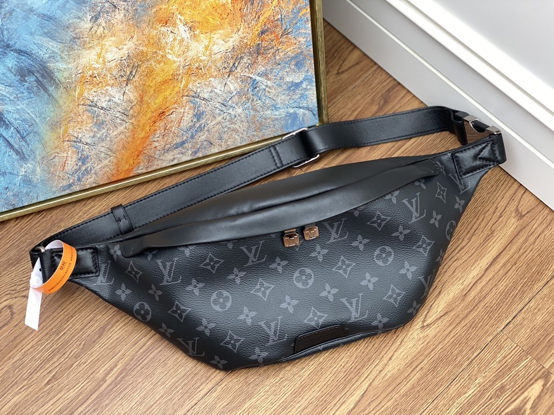 Replica Louis Vuitton M44336 Discovery Bumbag Monogram Eclipse Coated Canvas