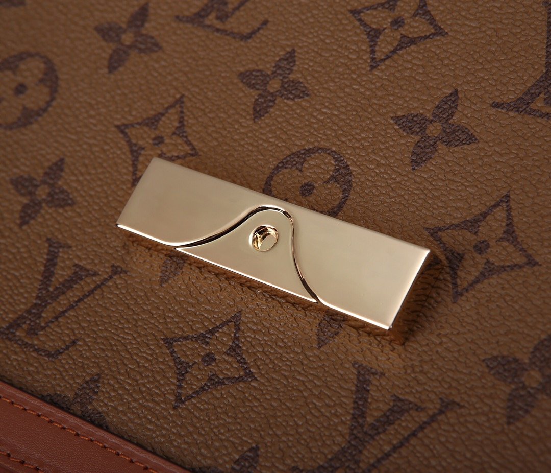 Replica Louis Vuitton M44391 Dauphine MM Latest it Bag Monogram