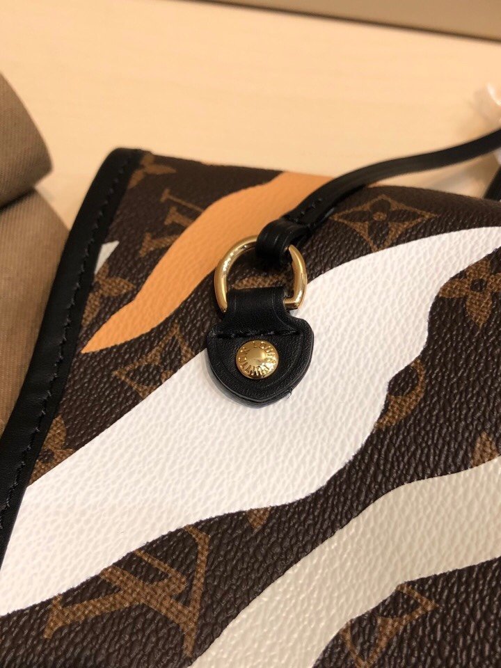 Replica Louis Vuitton M45201 LVxLoL Neverfull MM Monogram Canvas