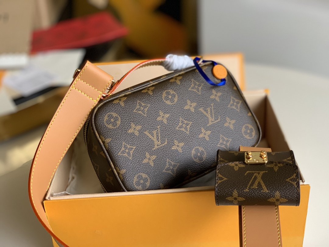 Replica Louis Vuitton M45672 Belt Bag