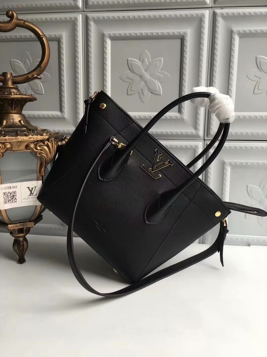 Replica Louis Vuitton M54843 Freedom Women Handbag Noir