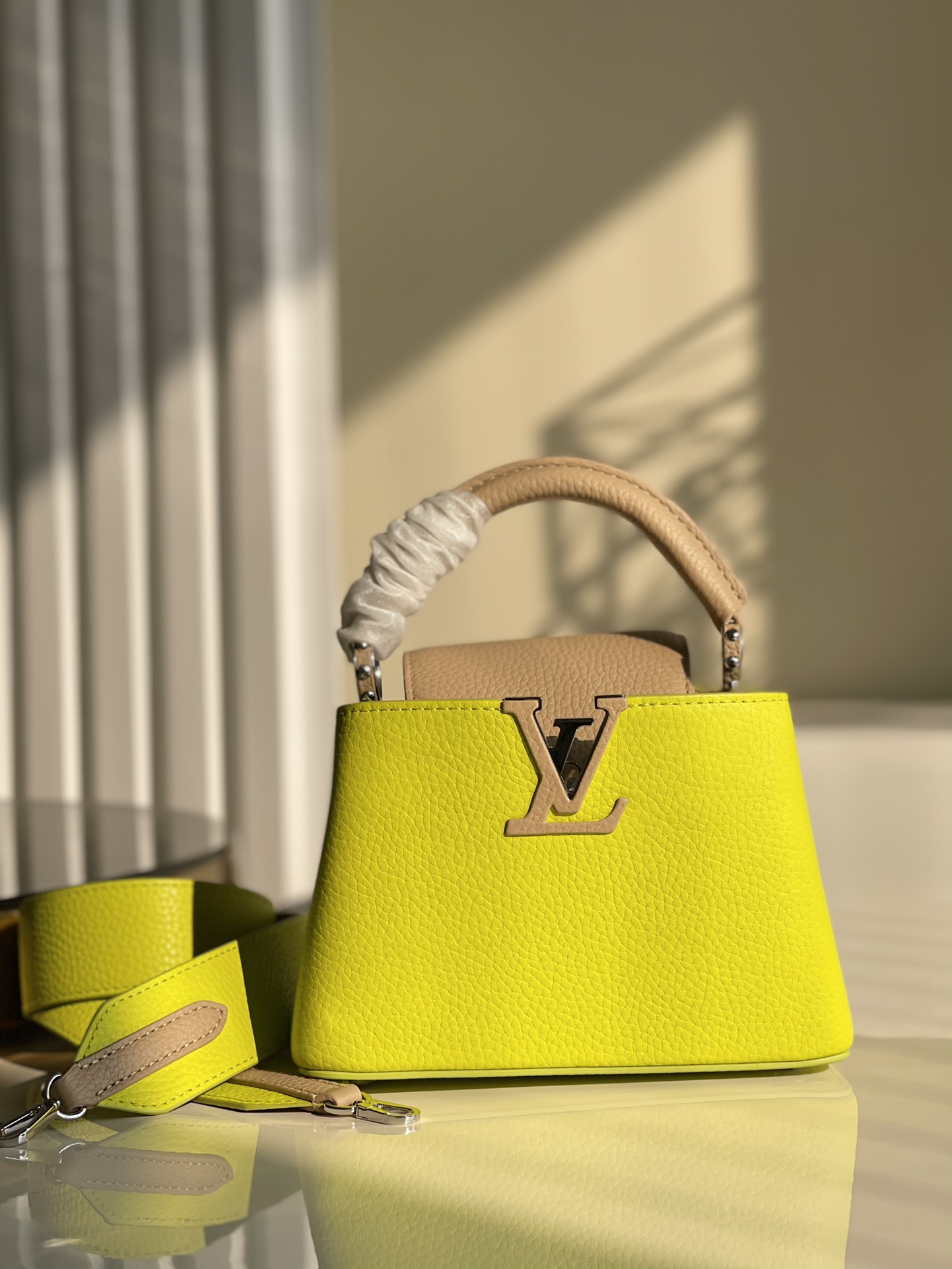 Replica Louis Vuitton M57521 Capucines Mini Handbag Fluorescent Yellow Coquille Beige Taurillon Leather