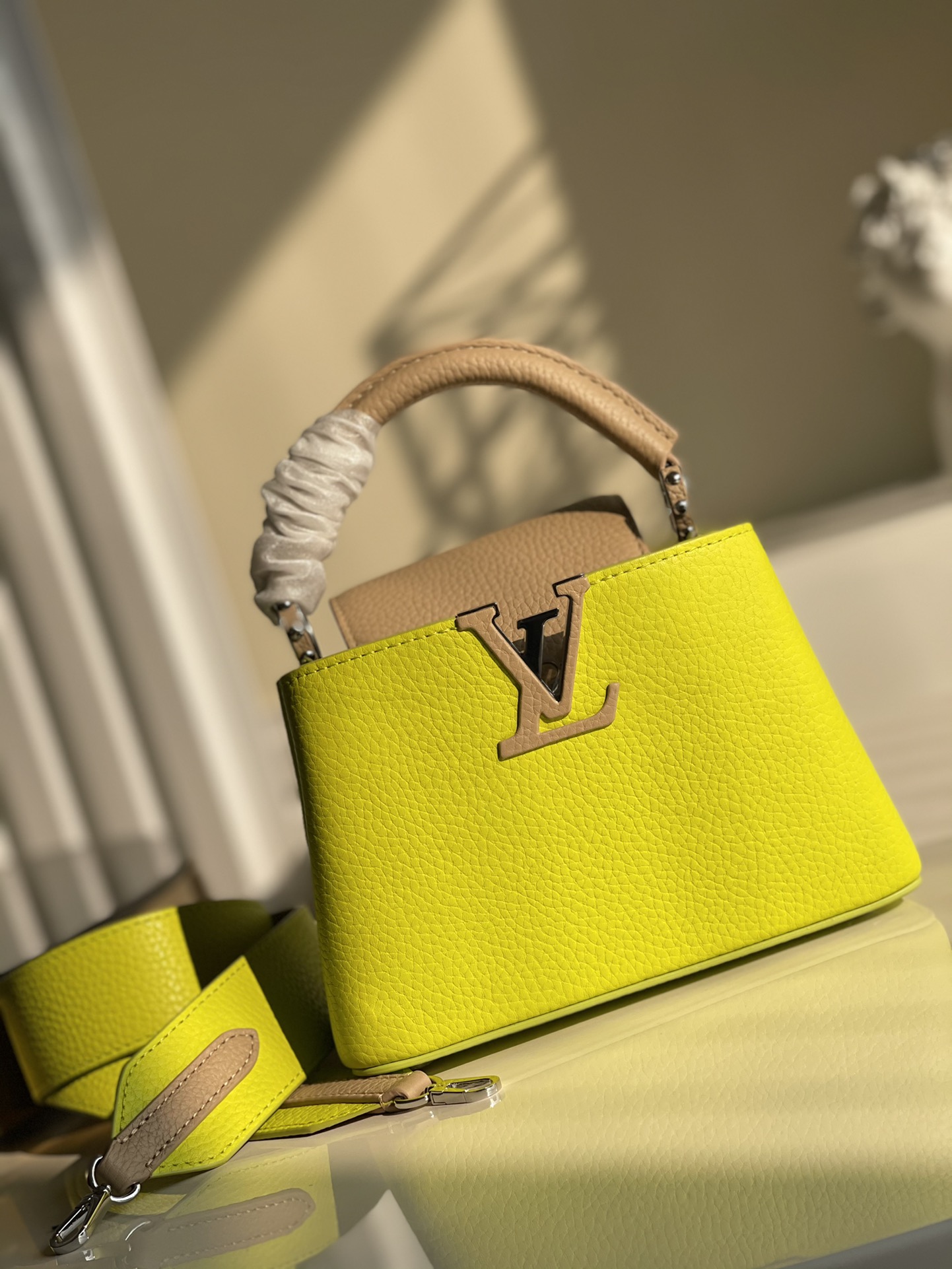 Replica Louis Vuitton M57521 Capucines Mini Handbag Fluorescent Yellow Coquille Beige Taurillon Leather