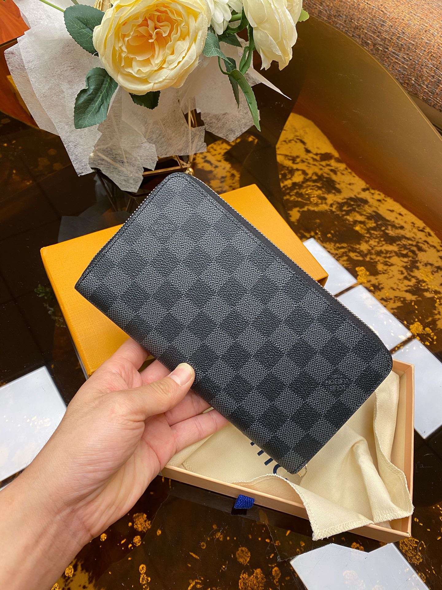 Replica Louis Vuitton M63077 Zippy Wallet