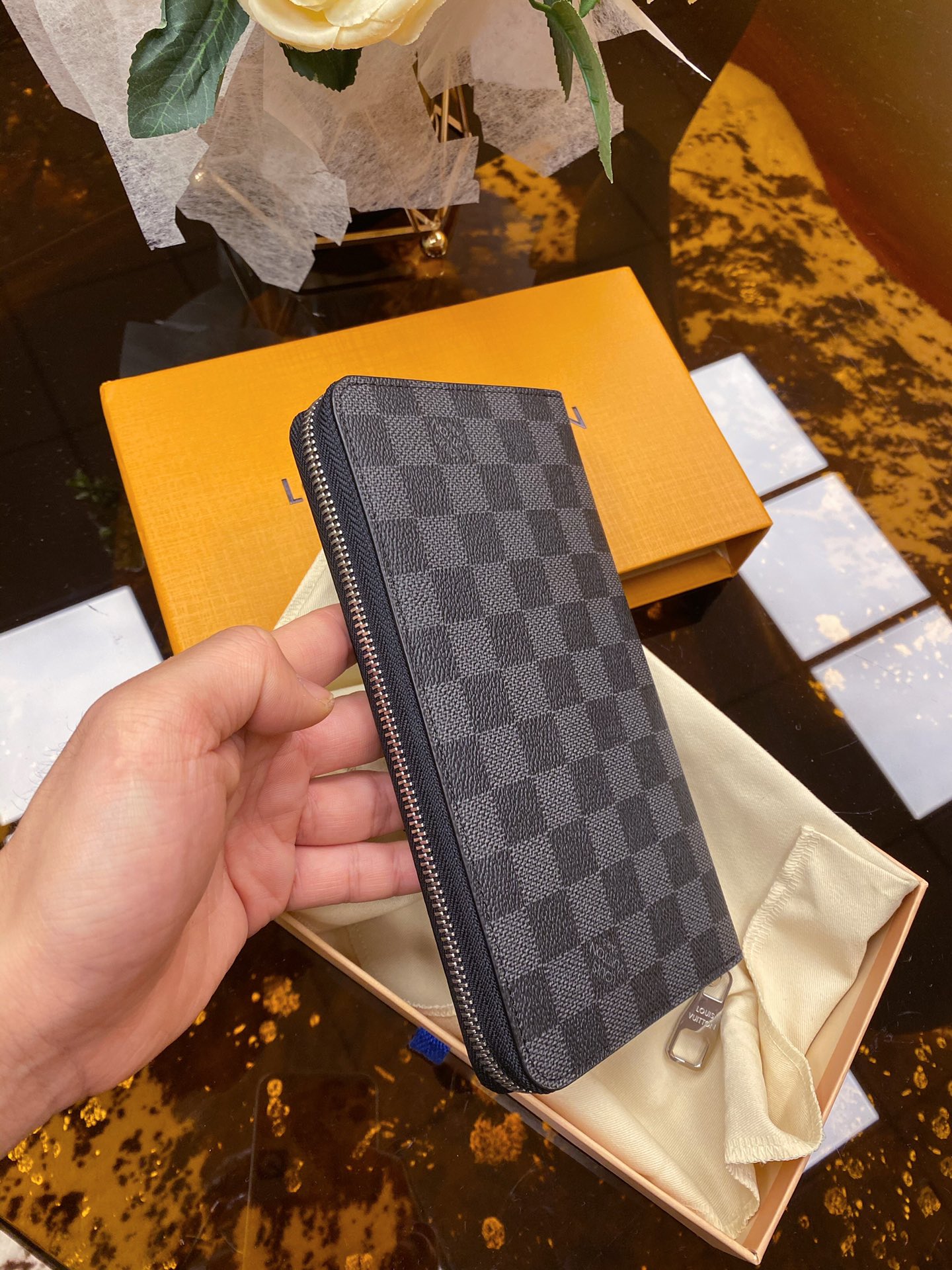 Replica Louis Vuitton M63077 Zippy Wallet