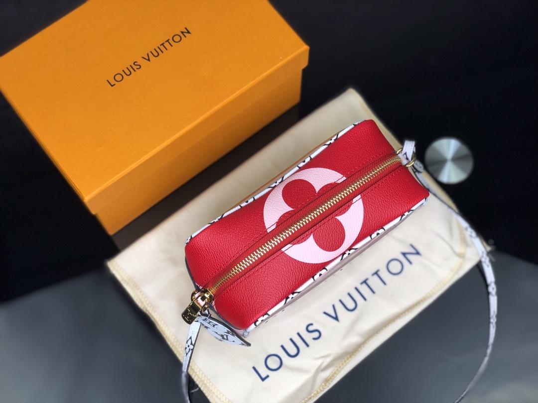 Replica Louis Vuitton M67601 Beach Pouch Rouge Monogram Coated Canvas and Transparent PVC