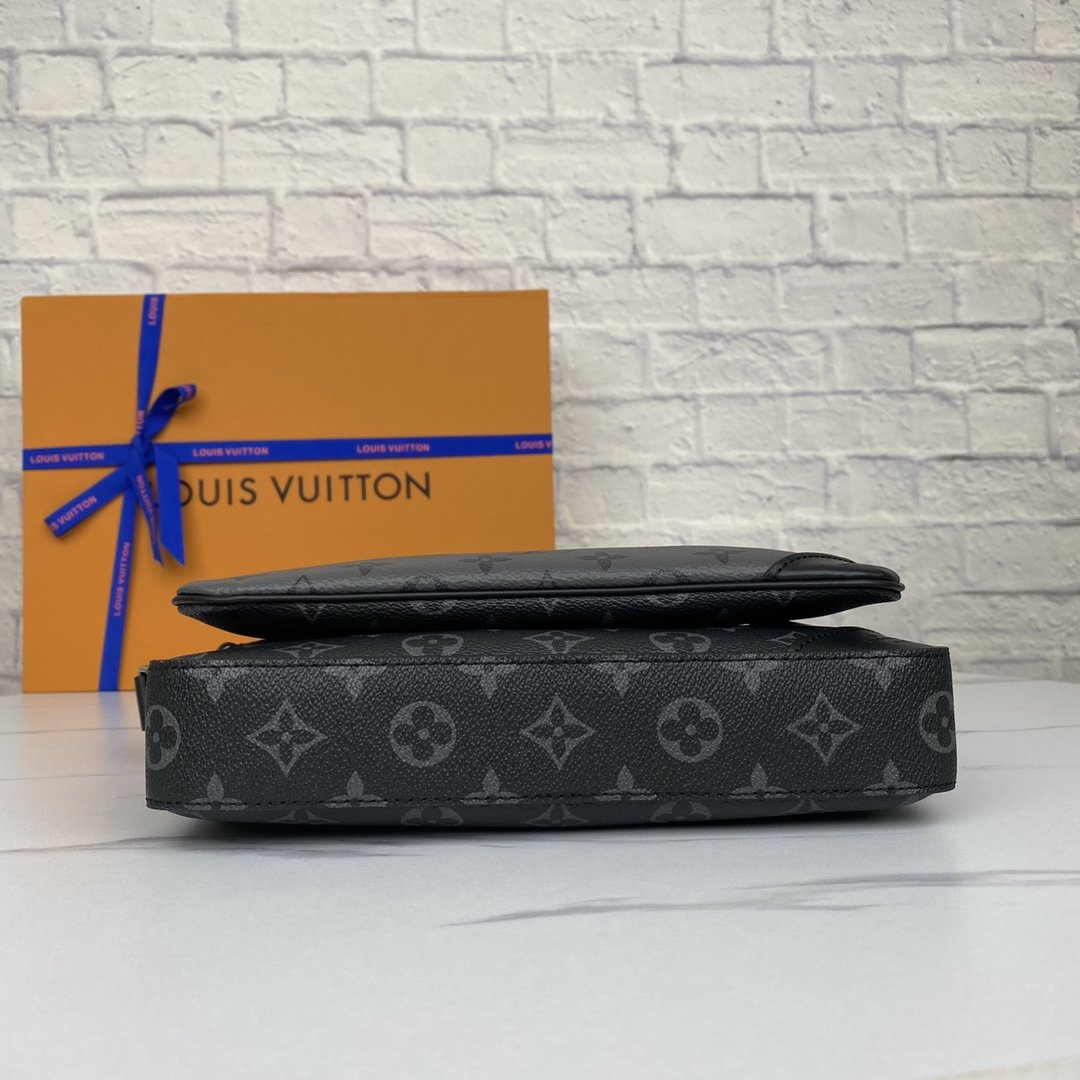 Replica Louis Vuitton M69443 Men Trio Messenger Bag Monogram Eclipse Canvas and its Mirror Twin