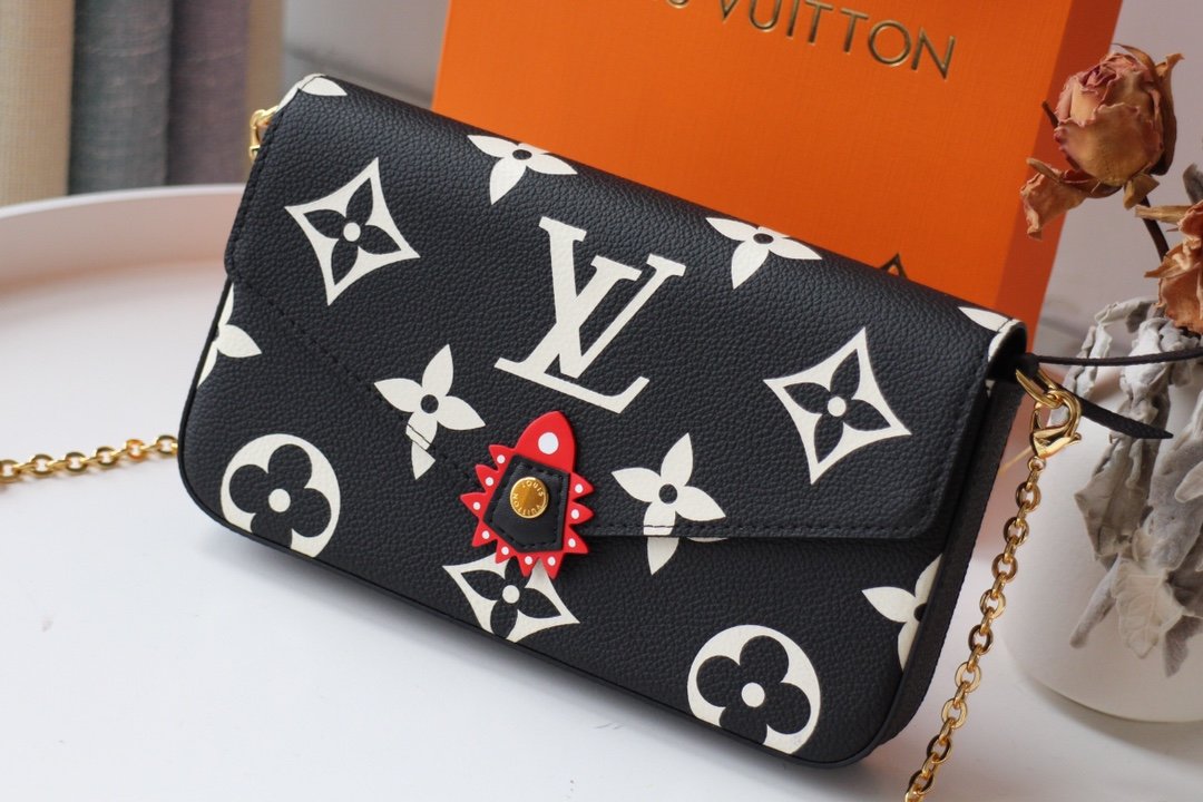 Replica Louis Vuitton M69515 LV Crafty Felicie Pochette Black Monogram Empreinte Leather