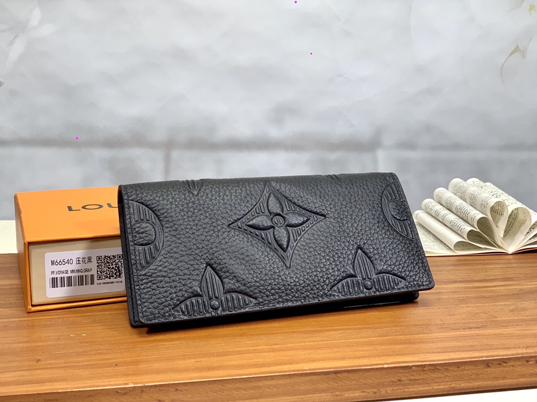 Replica Louis Vuitton M80042 M80038 M60181 Black Taurillon Shadow Leather Embossed with Larger-than-usual Monogram Pattern