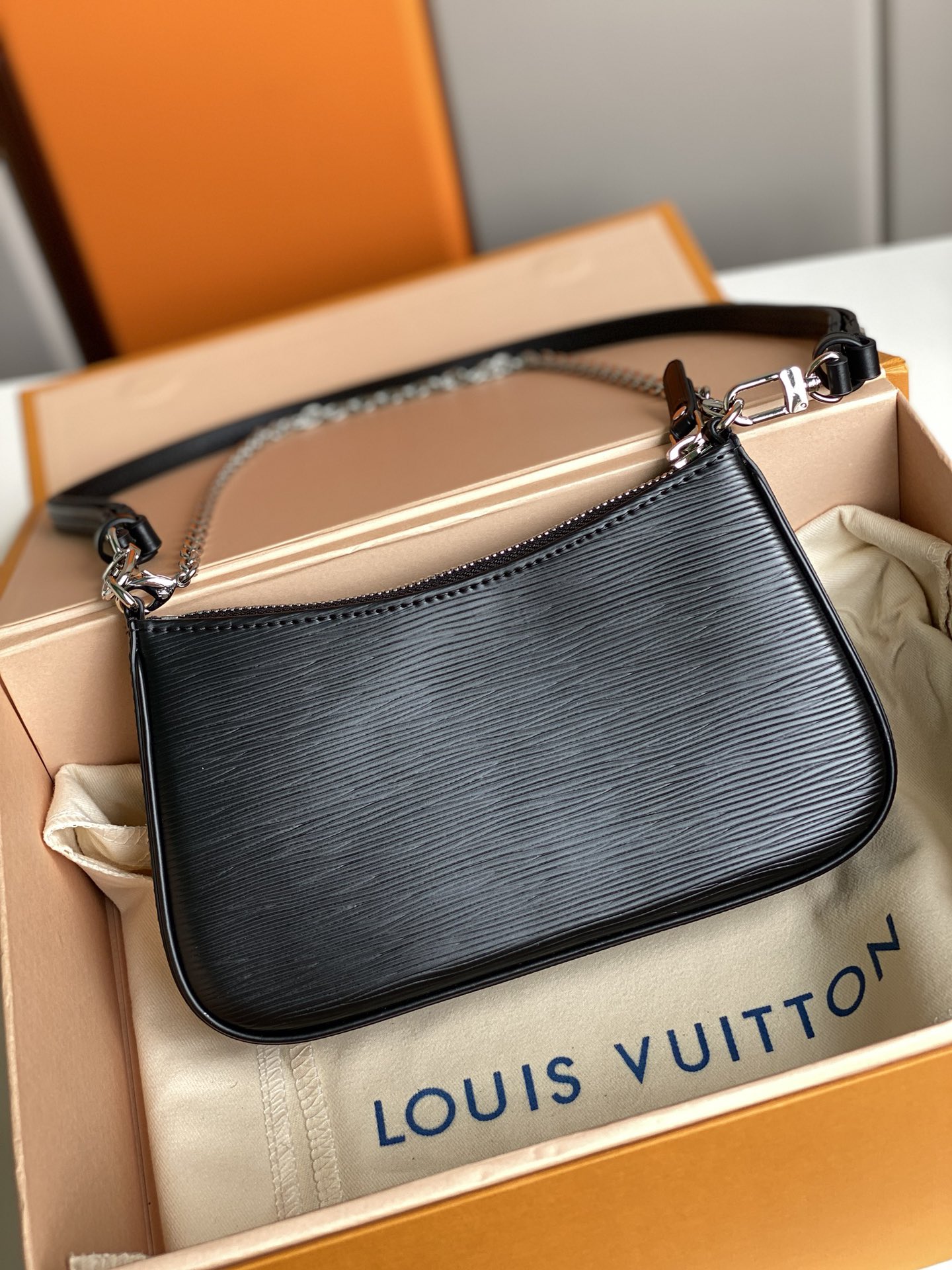 Replica Louis Vuitton M80471 Easy Pouch On Strap Epi Embossed Supple Grained Cowhide Leather Black