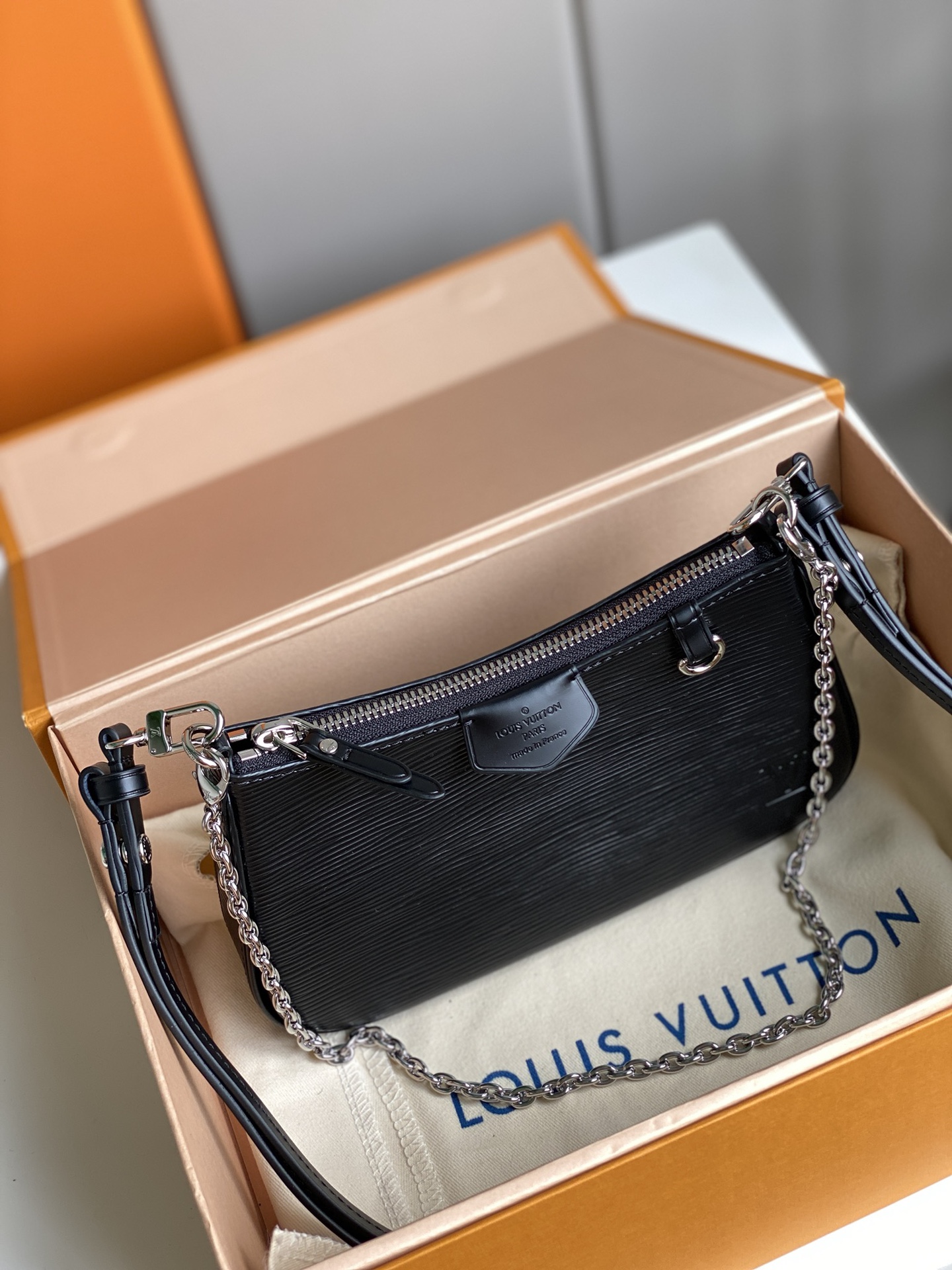 Replica Louis Vuitton M80471 Easy Pouch On Strap Epi Embossed Supple Grained Cowhide Leather Black