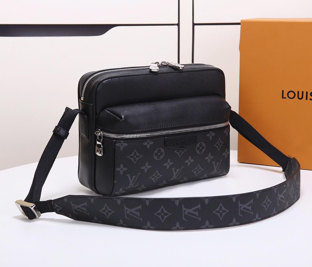 Replica Louis Vuitton Men M33435 Outdoor Messenger PM Taiga Cowhide Leather Noir