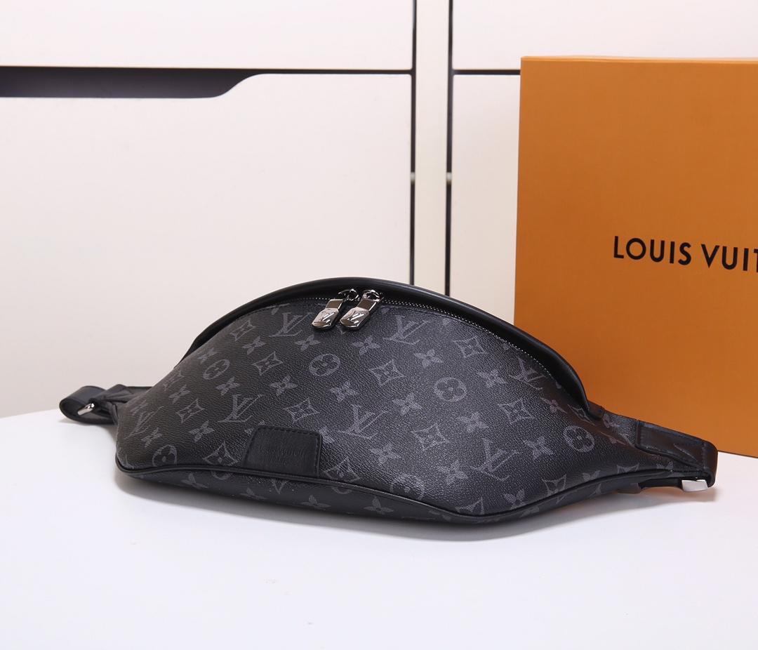 Replica Louis Vuitton Men M44388 Discovery Bumbag Embossed Monogram Shadow Calf Leather