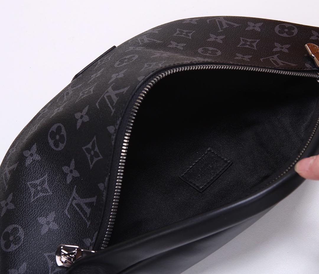 Replica Louis Vuitton Men M44388 Discovery Bumbag Embossed Monogram Shadow Calf Leather