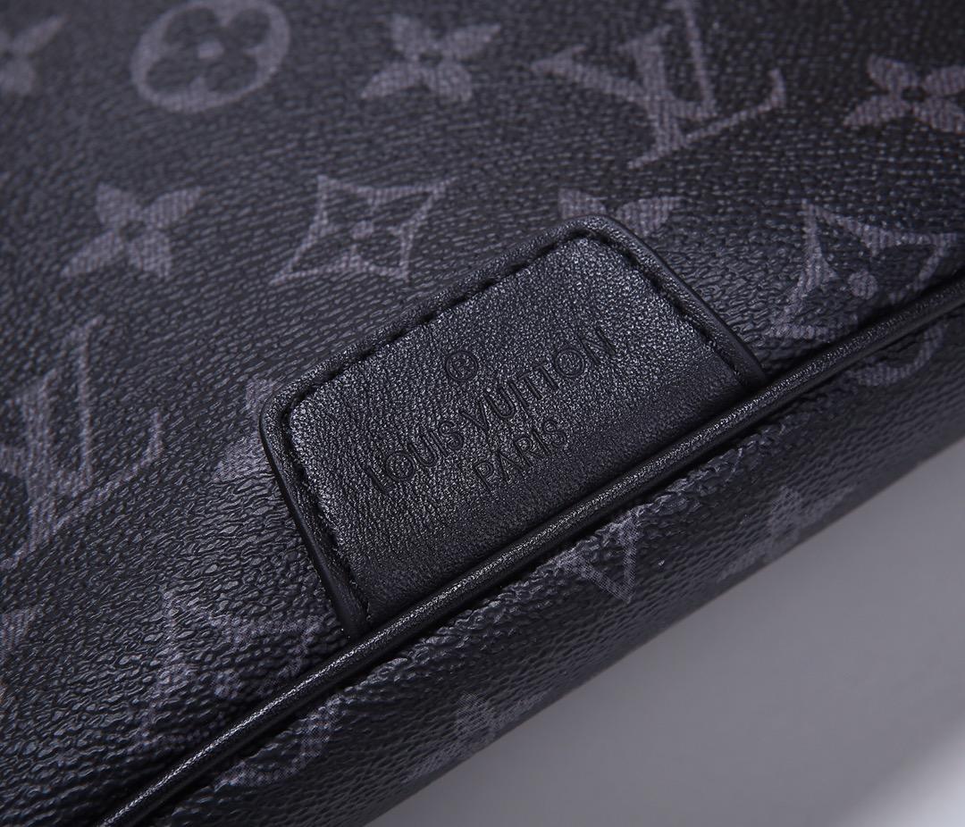 Replica Louis Vuitton Men M44388 Discovery Bumbag Embossed Monogram Shadow Calf Leather