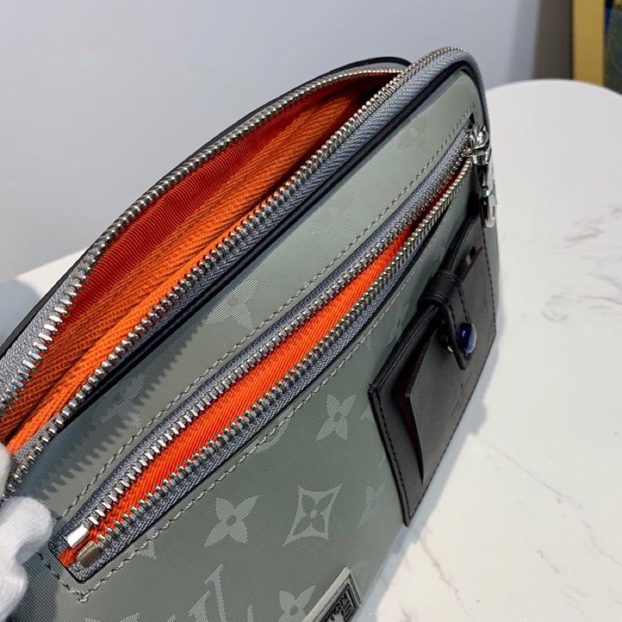 Replica Louis Vuitton Men Pouch 