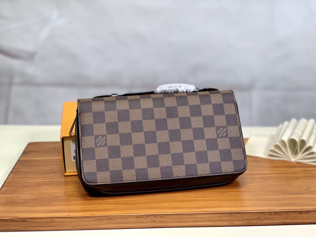 Replica Louis Vuitton Mens Zippy XL Wallet 