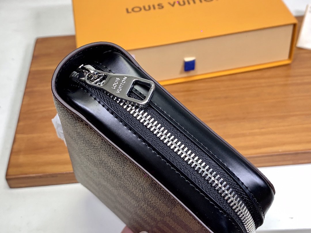 Replica Louis Vuitton Mens Zippy XL Wallet 