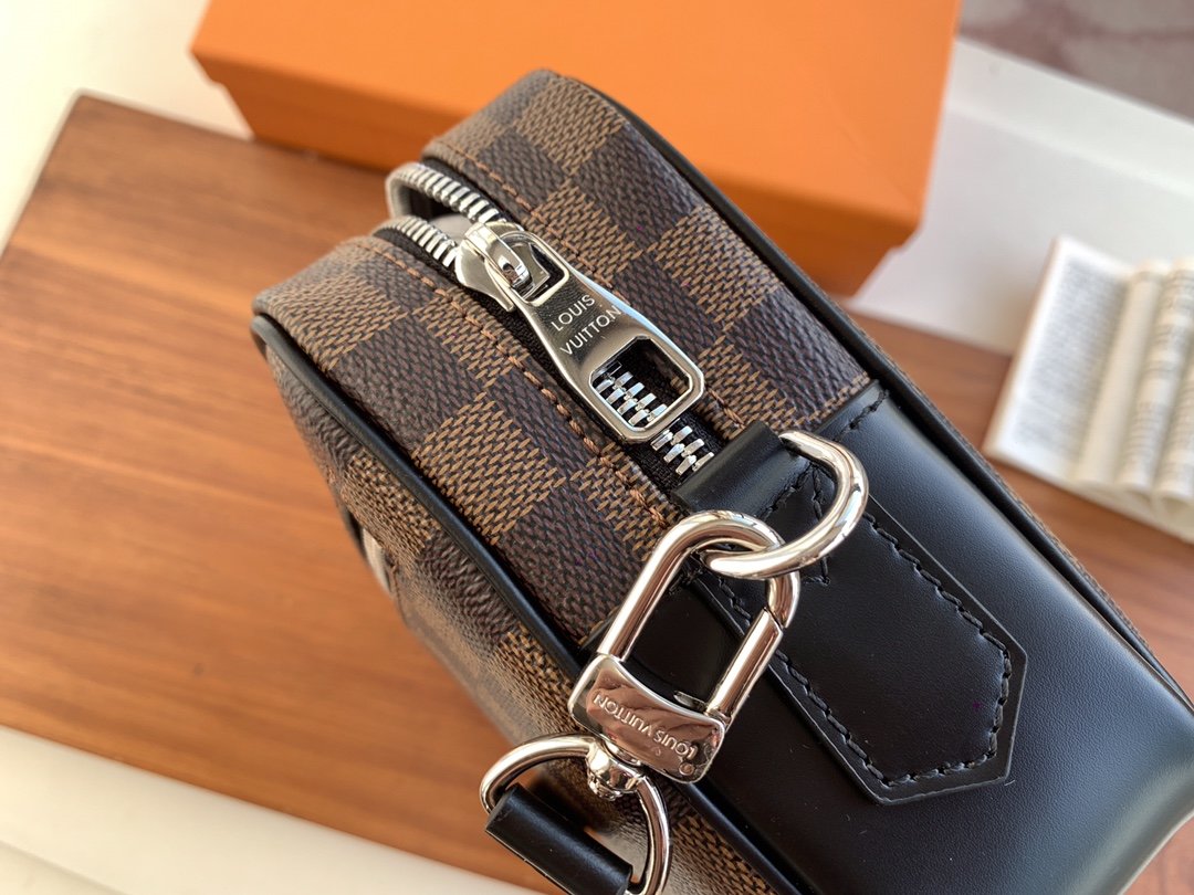 Replica Louis Vuitton N41664 Mens Kasai Clutch 003