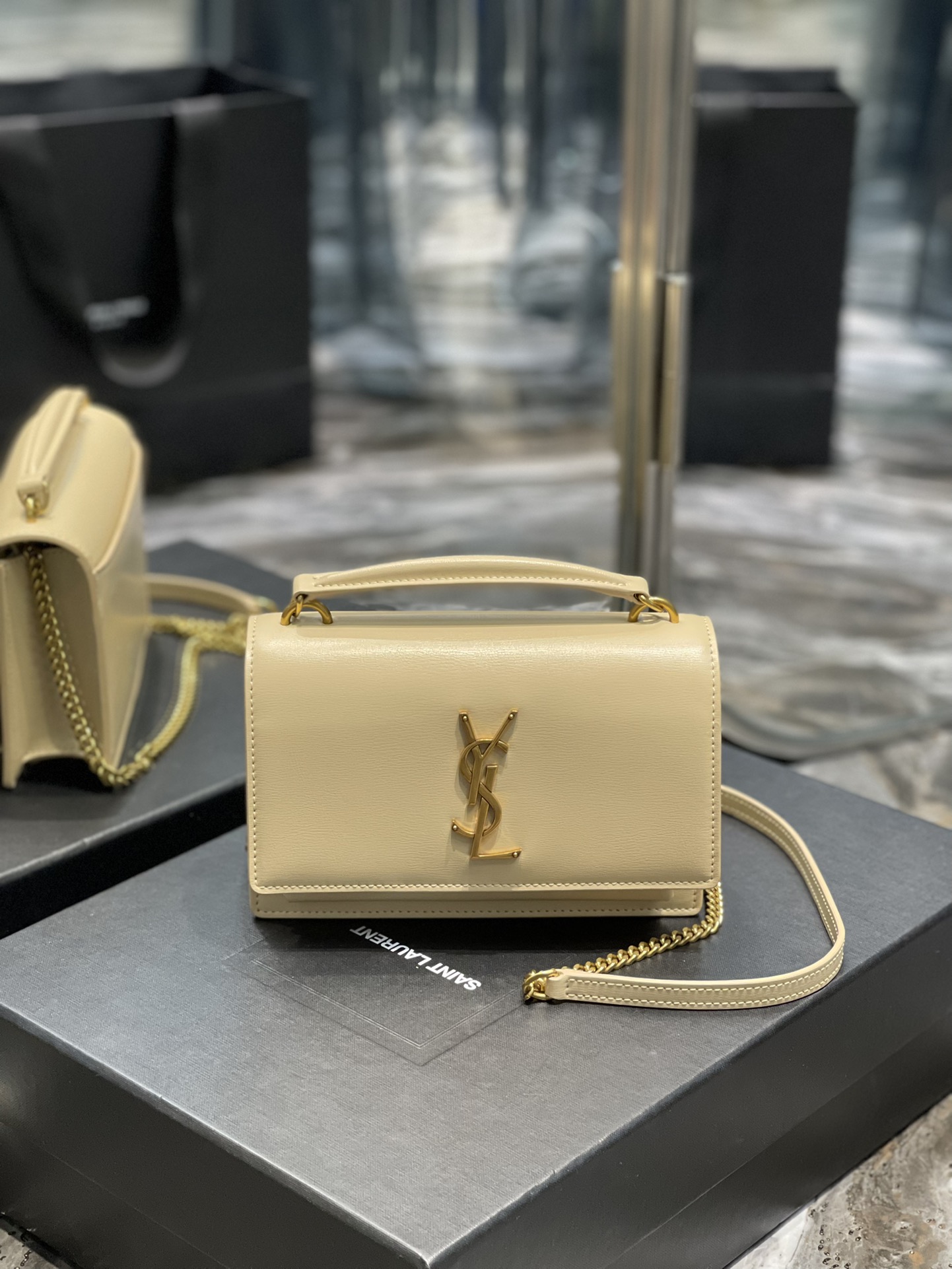 Replica Saint Laurent 19cm Sunset Woc Chain Wallet in Smooth Leather Beige with Gold Logo