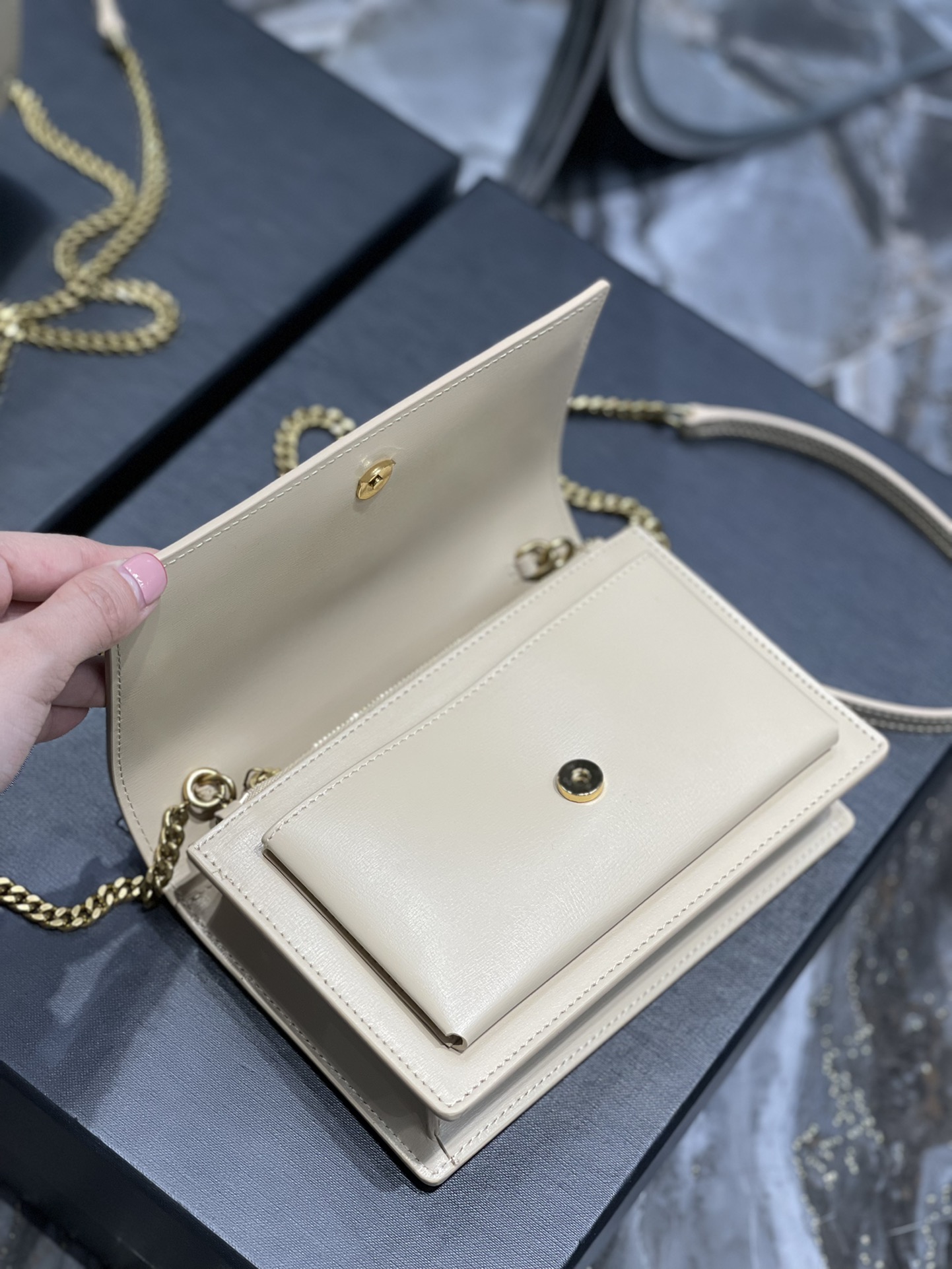 Replica Saint Laurent 19cm Sunset Woc Chain Wallet in Smooth Leather Beige with Gold Logo
