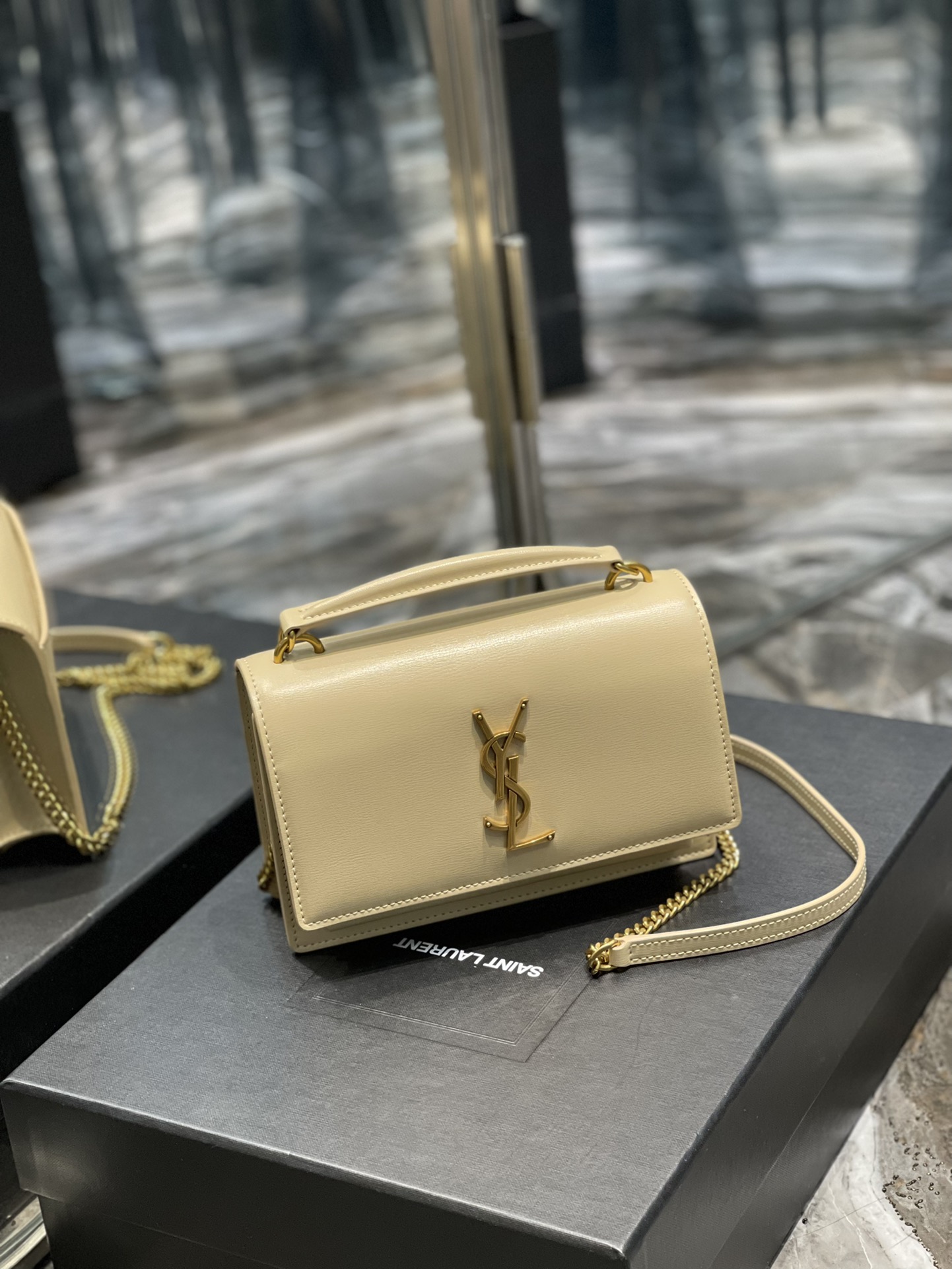 Replica Saint Laurent 19cm Sunset Woc Chain Wallet in Smooth Leather Beige with Gold Logo