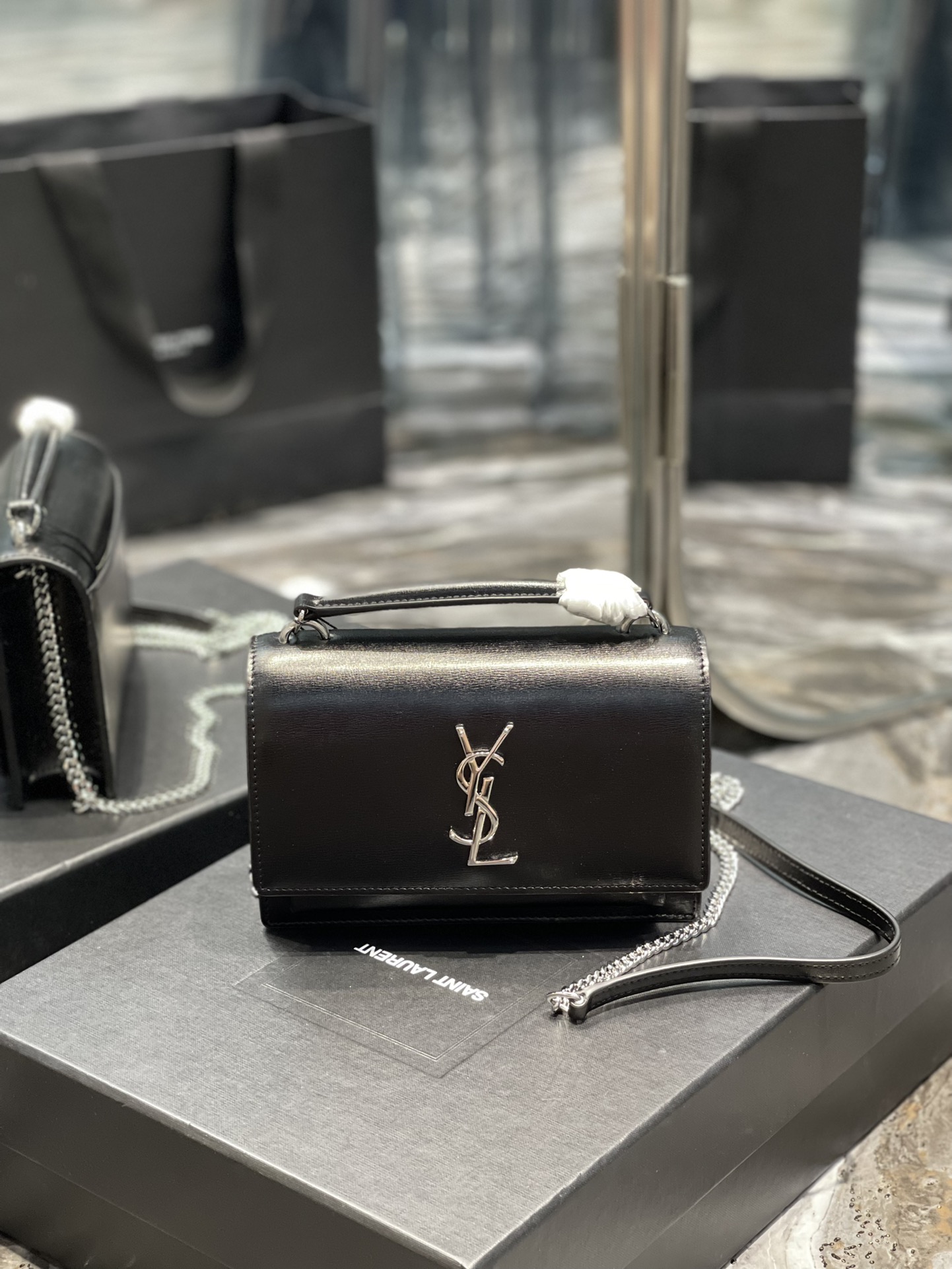 Replica Saint Laurent 19cm Sunset Woc Chain Wallet in Smooth Leather Black with Sliver