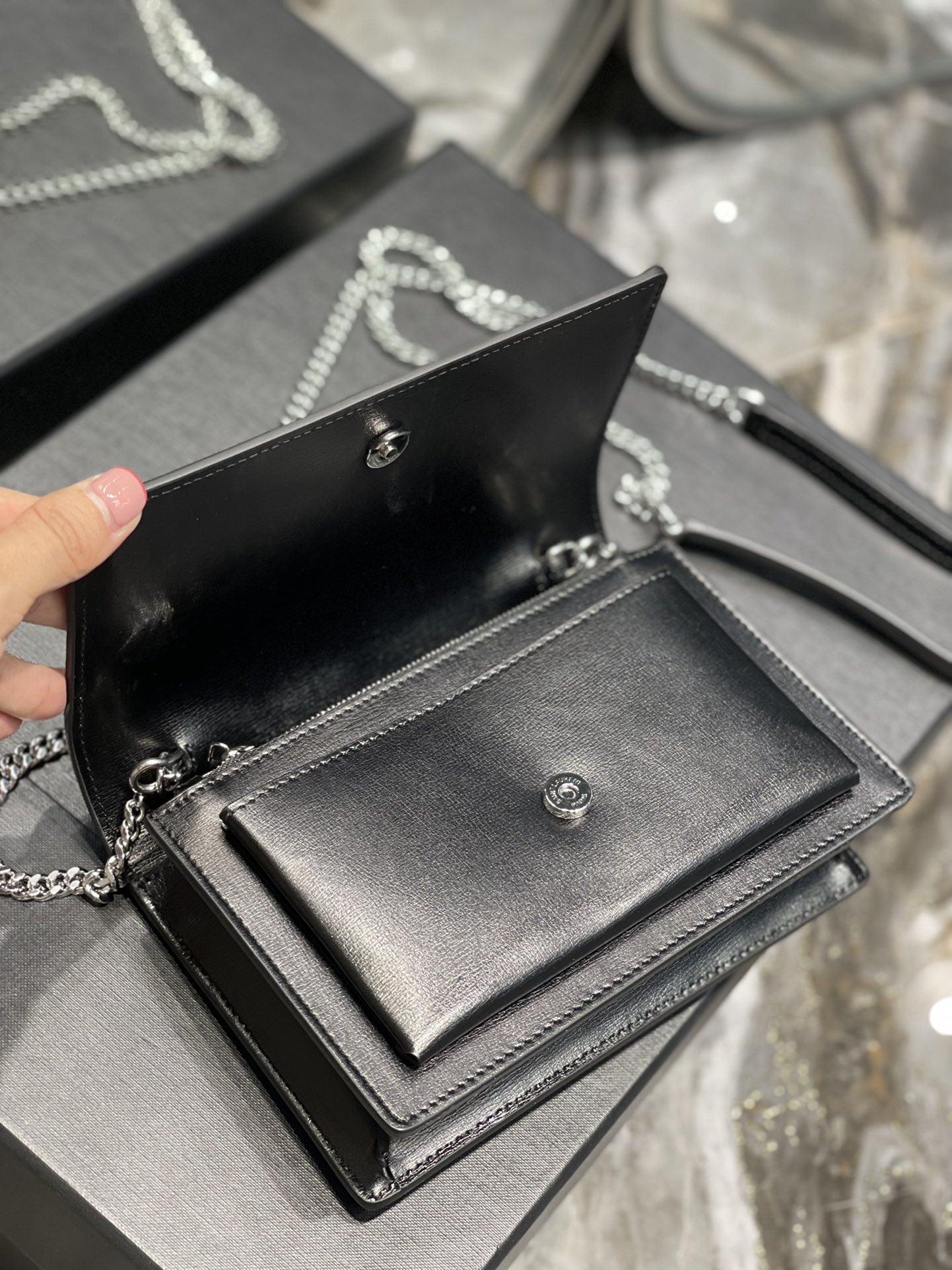 Replica Saint Laurent 19cm Sunset Woc Chain Wallet in Smooth Leather Black with Sliver