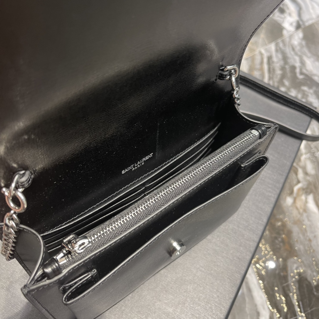 Replica Saint Laurent 19cm Sunset Woc Chain Wallet in Smooth Leather Black with Sliver