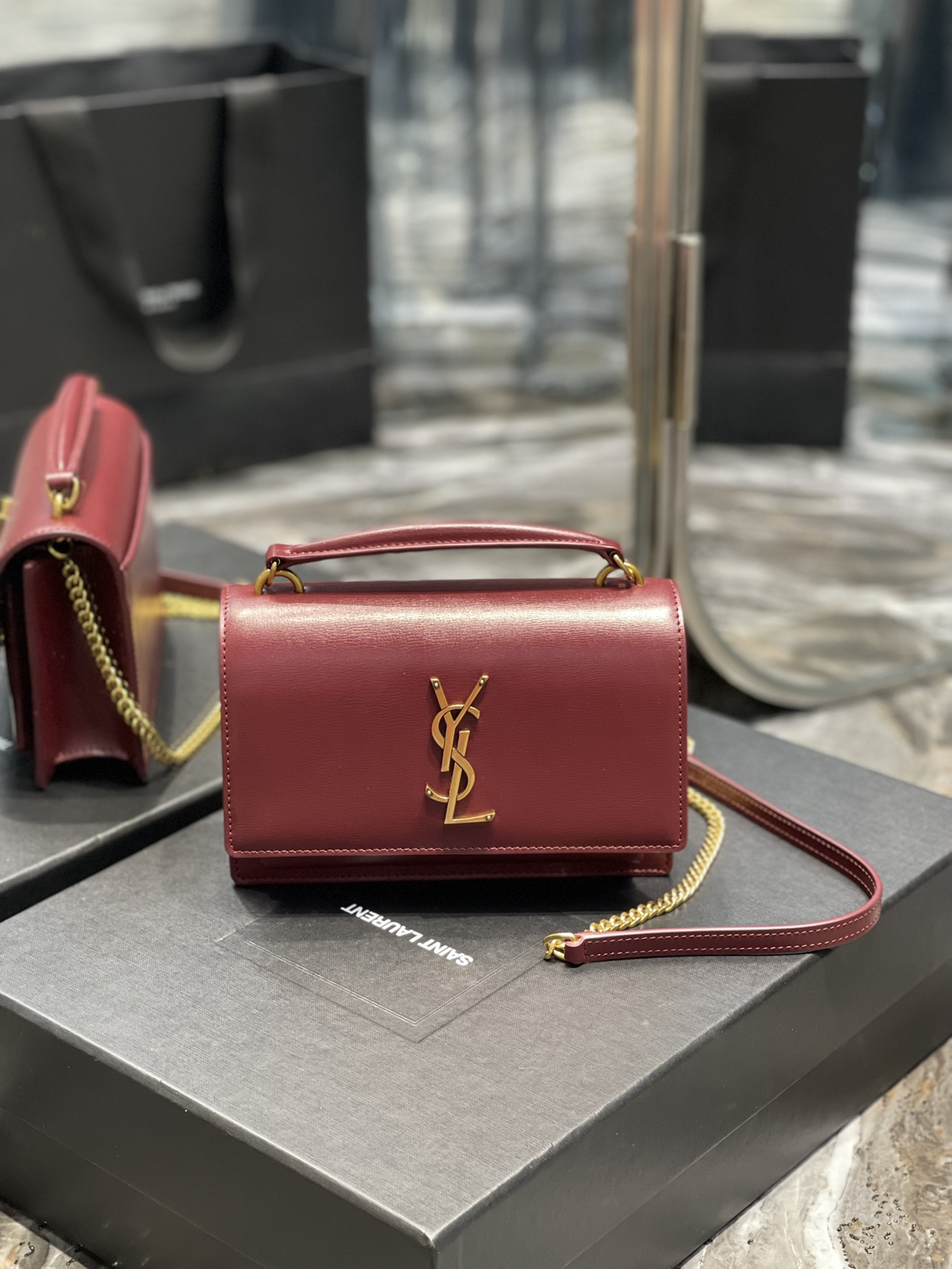 Replica Saint Laurent 19cm Sunset Woc Chain Wallet in Smooth Leather Red with Gold Logo