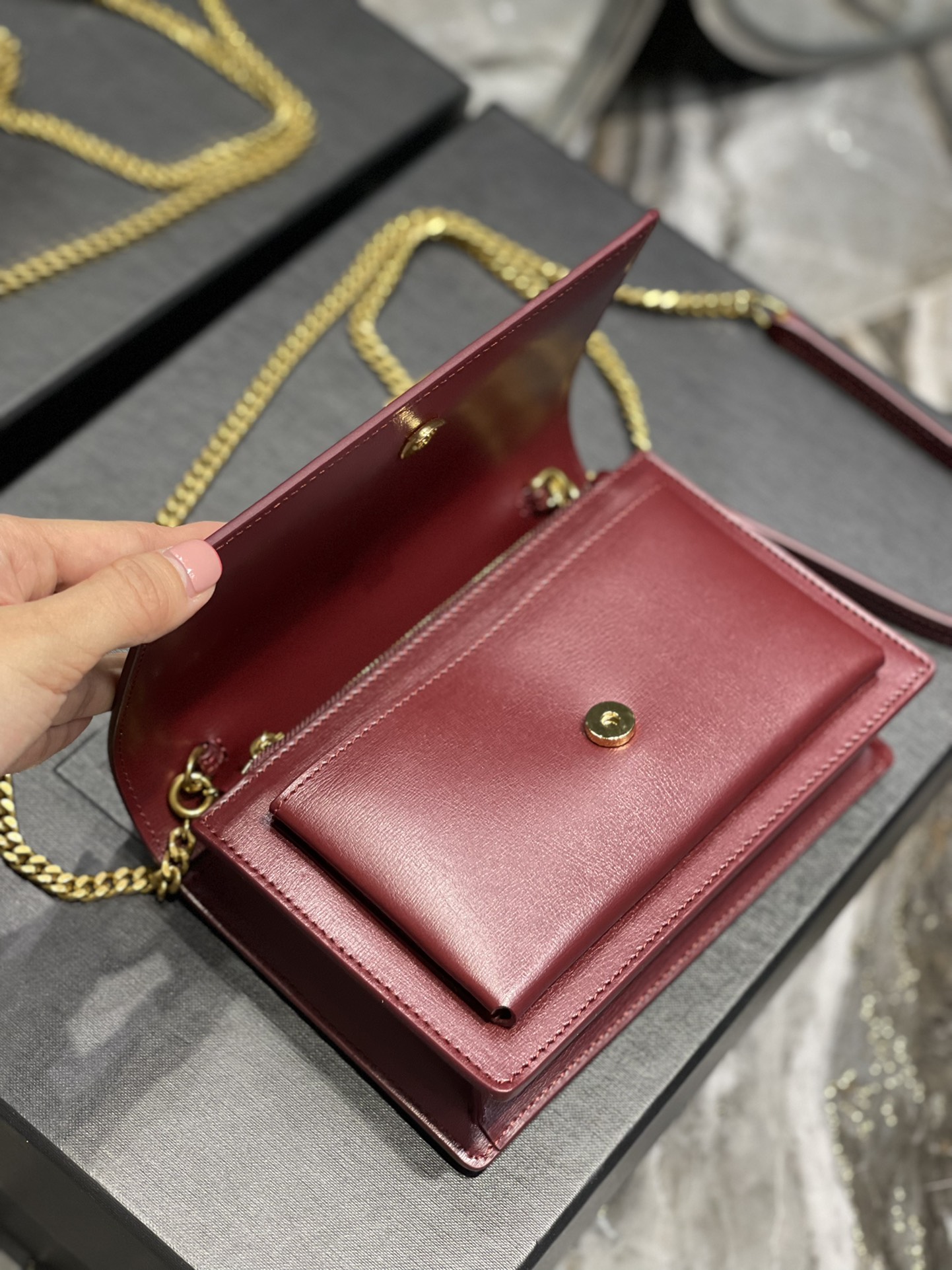Replica Saint Laurent 19cm Sunset Woc Chain Wallet in Smooth Leather Red with Gold Logo