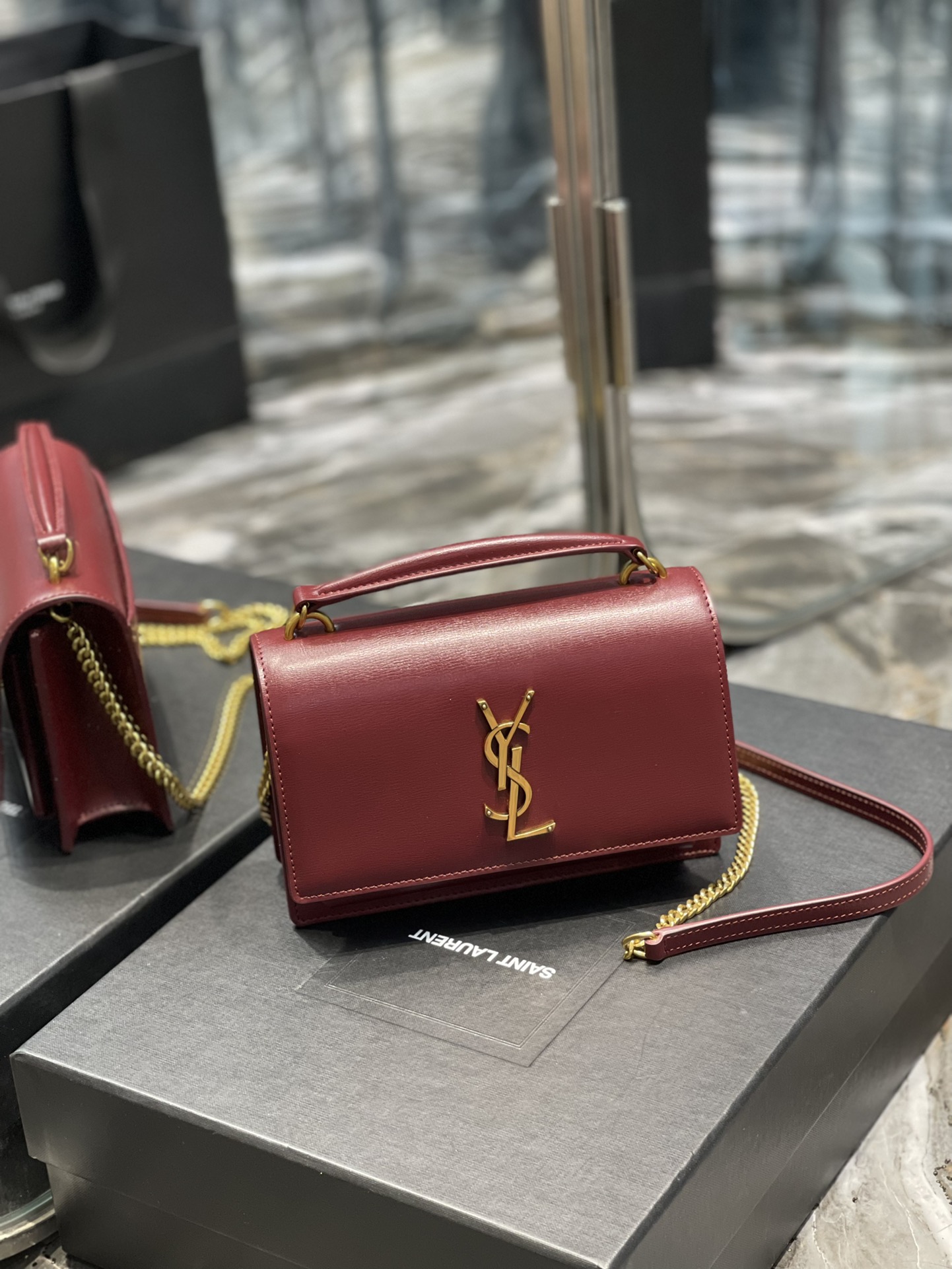 Replica Saint Laurent 19cm Sunset Woc Chain Wallet in Smooth Leather Red with Gold Logo