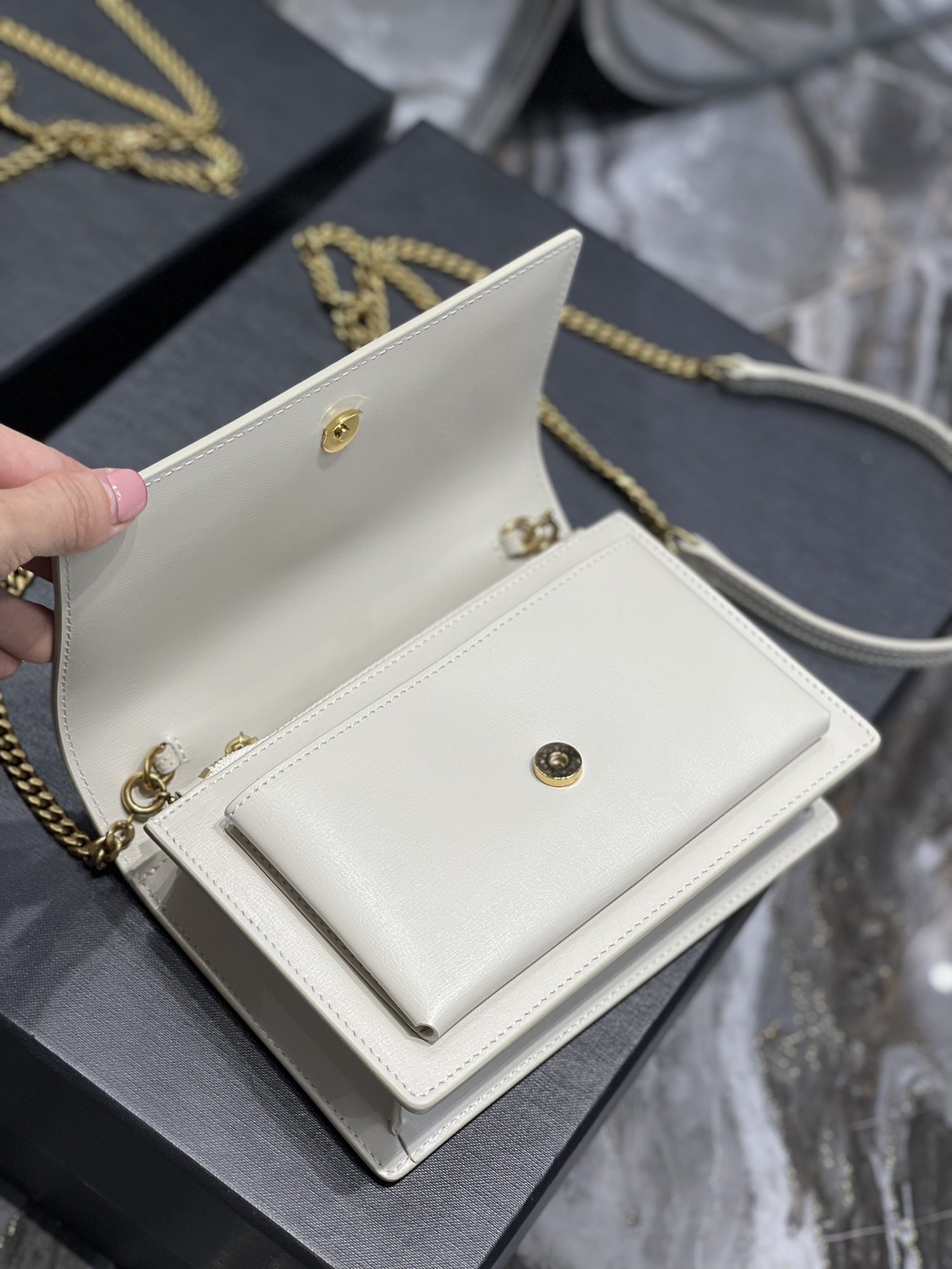 Replica Saint Laurent 19cm Sunset Woc Chain Wallet in Smooth Leather White with Gold Logo
