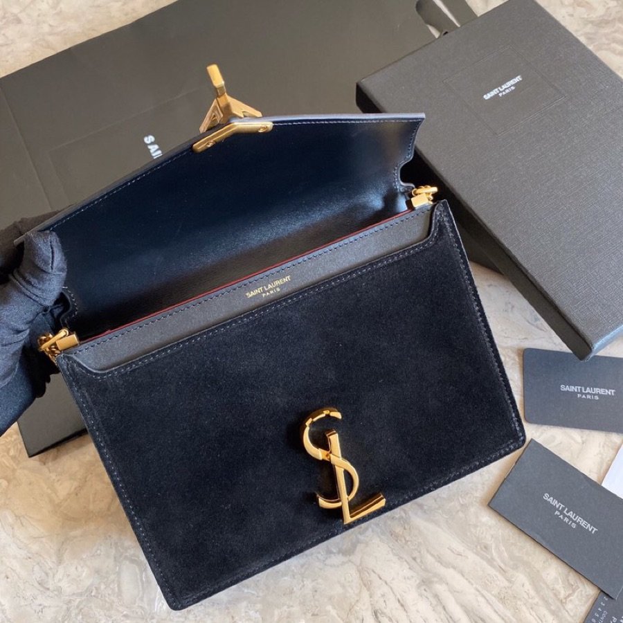 Replica Saint Laurent CASSANDRA Monogram Clasp bag in Smooth Leather Black