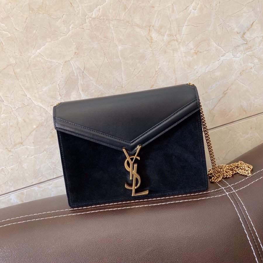 Replica Saint Laurent CASSANDRA Monogram Clasp bag in Smooth Leather Black