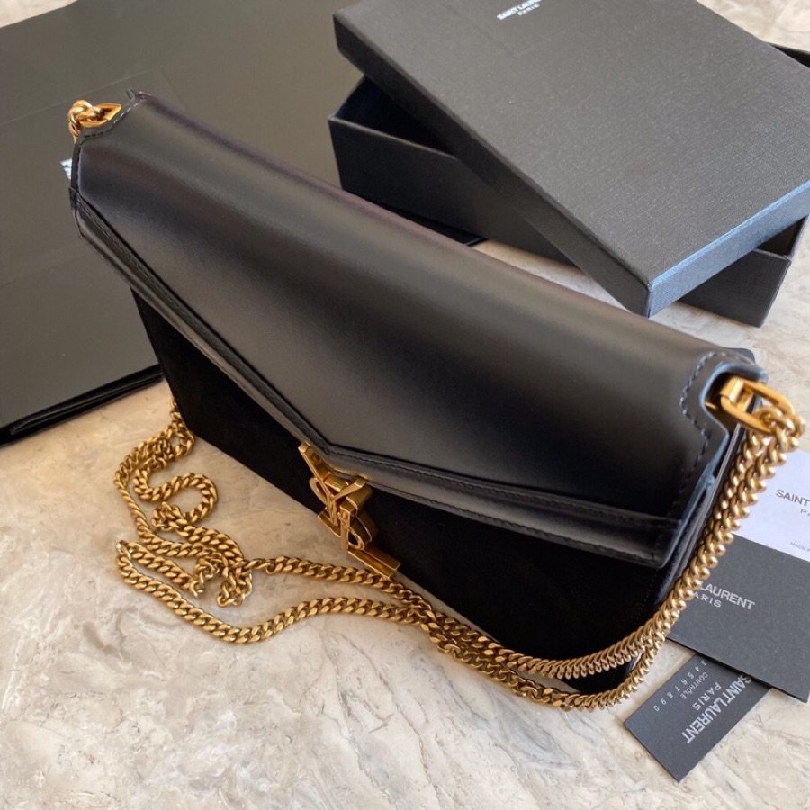 Replica Saint Laurent CASSANDRA Monogram Clasp bag in Smooth Leather Black