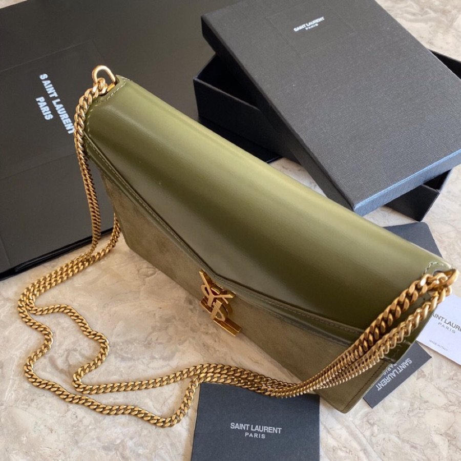 Replica Saint Laurent CASSANDRA Monogram Clasp bag in Smooth Leather Green