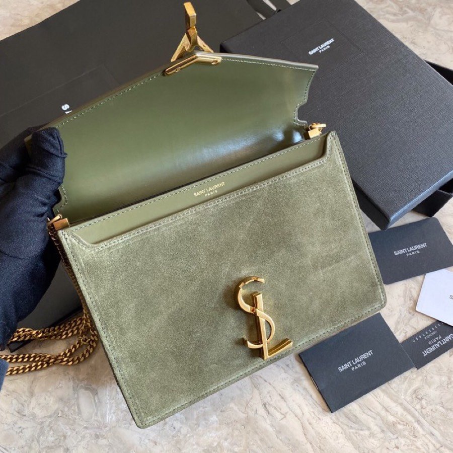 Replica Saint Laurent CASSANDRA Monogram Clasp bag in Smooth Leather Green