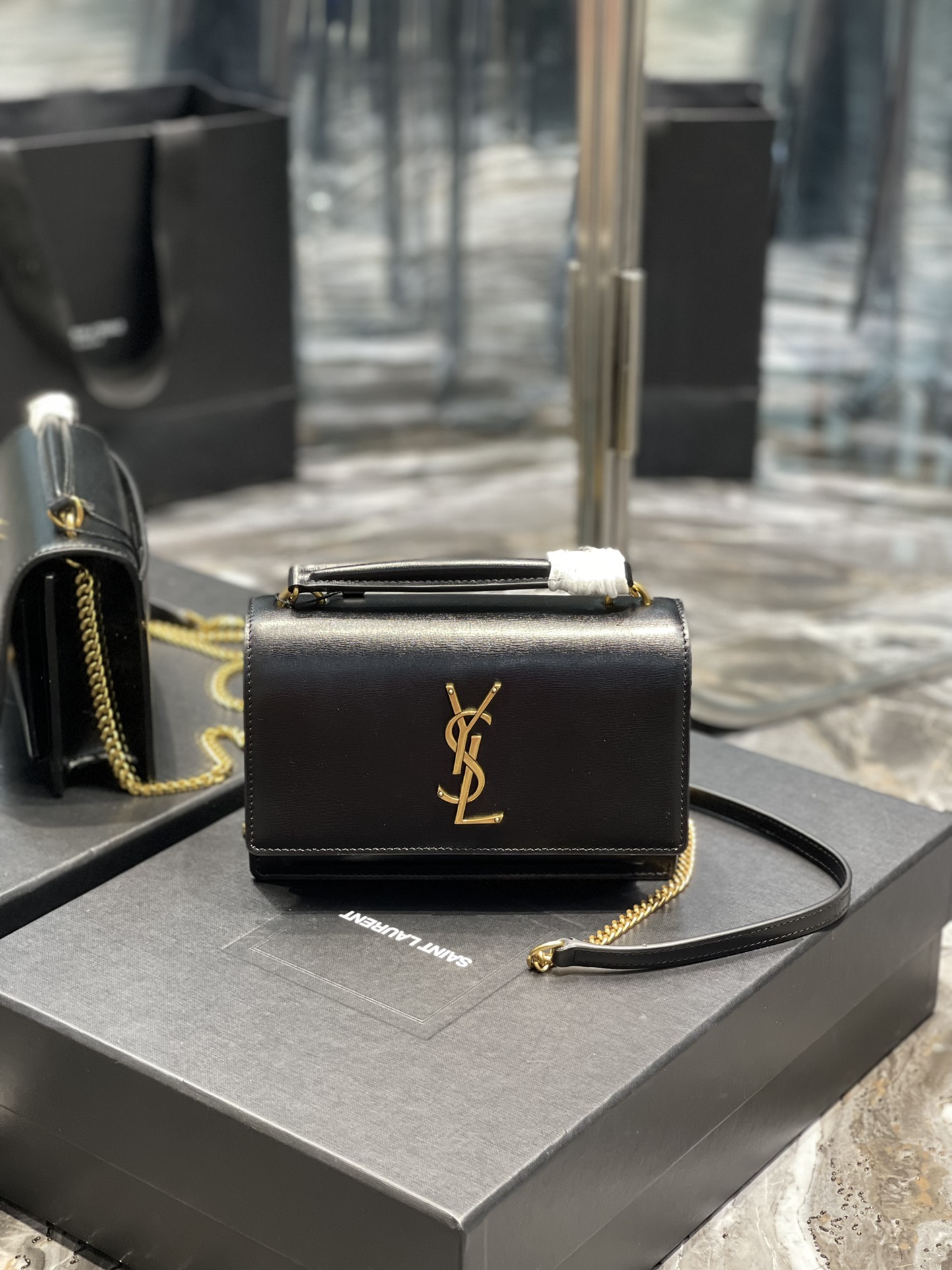 Saint Laurent 19cm Sunset Woc Chain Wallet in Smooth Leather Black with Gold 