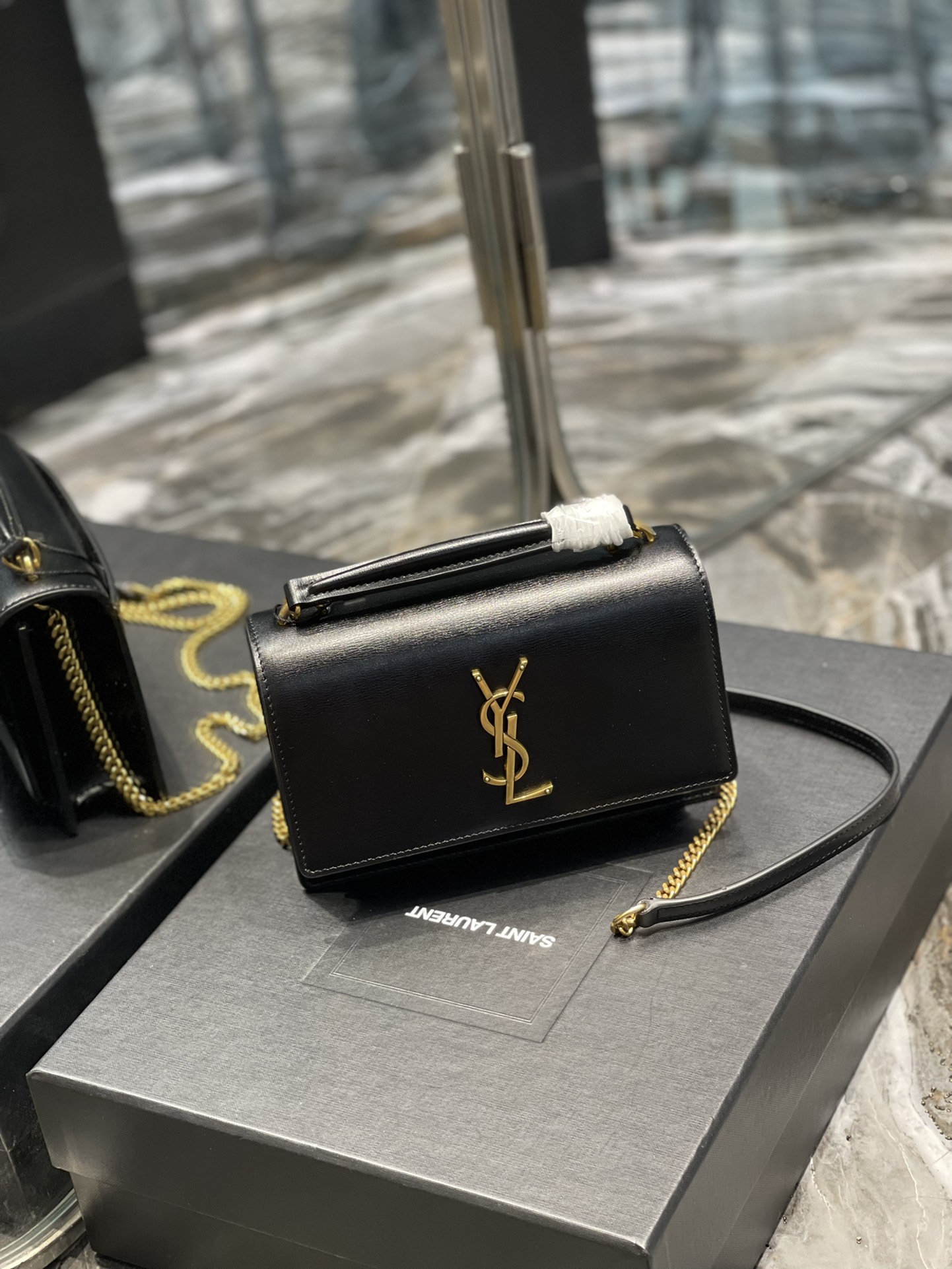 Saint Laurent 19cm Sunset Woc Chain Wallet in Smooth Leather Black with Gold 