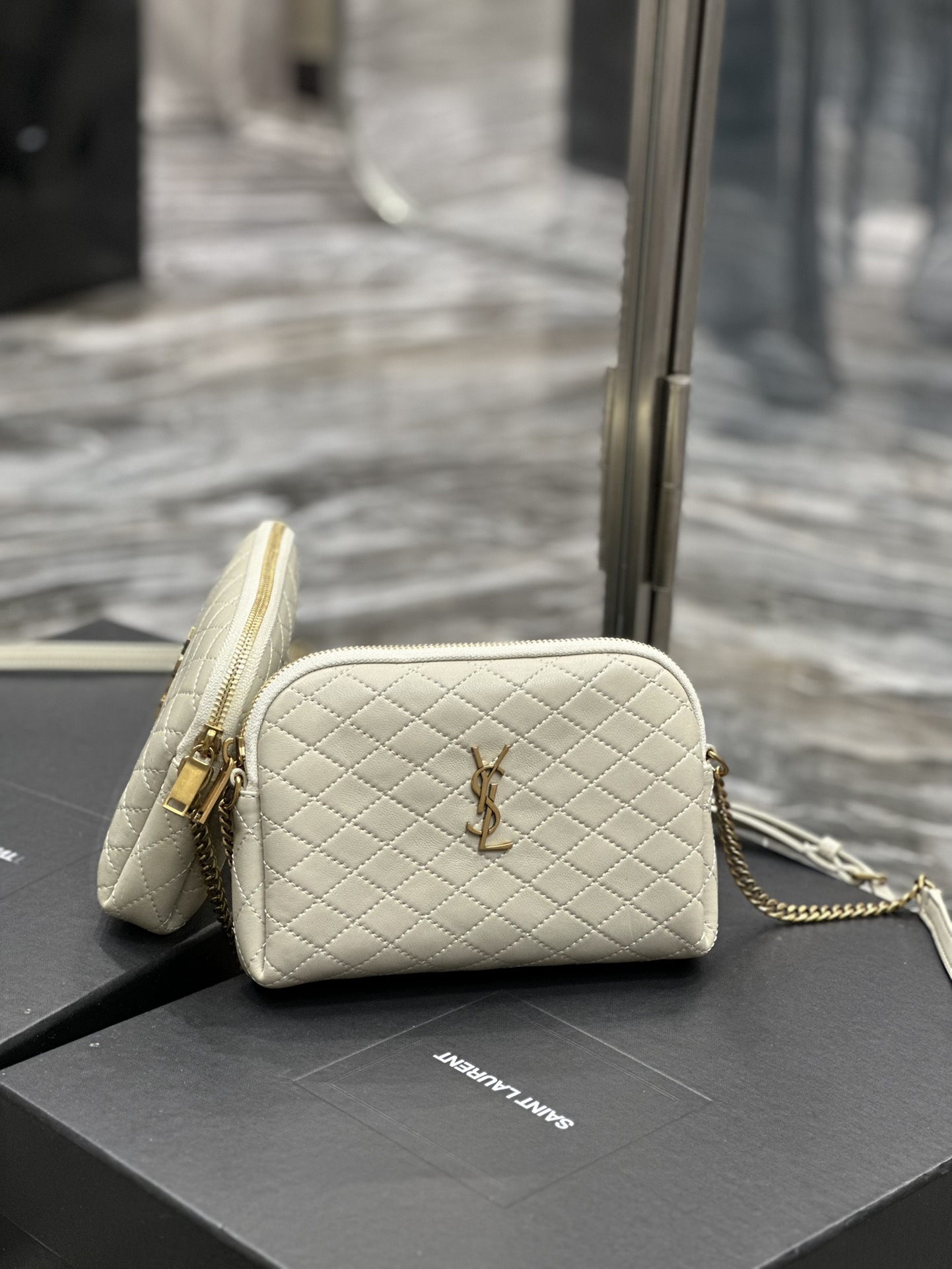 Saint Laurent Gaby Zipped Pouch In Quilted Lambskin White